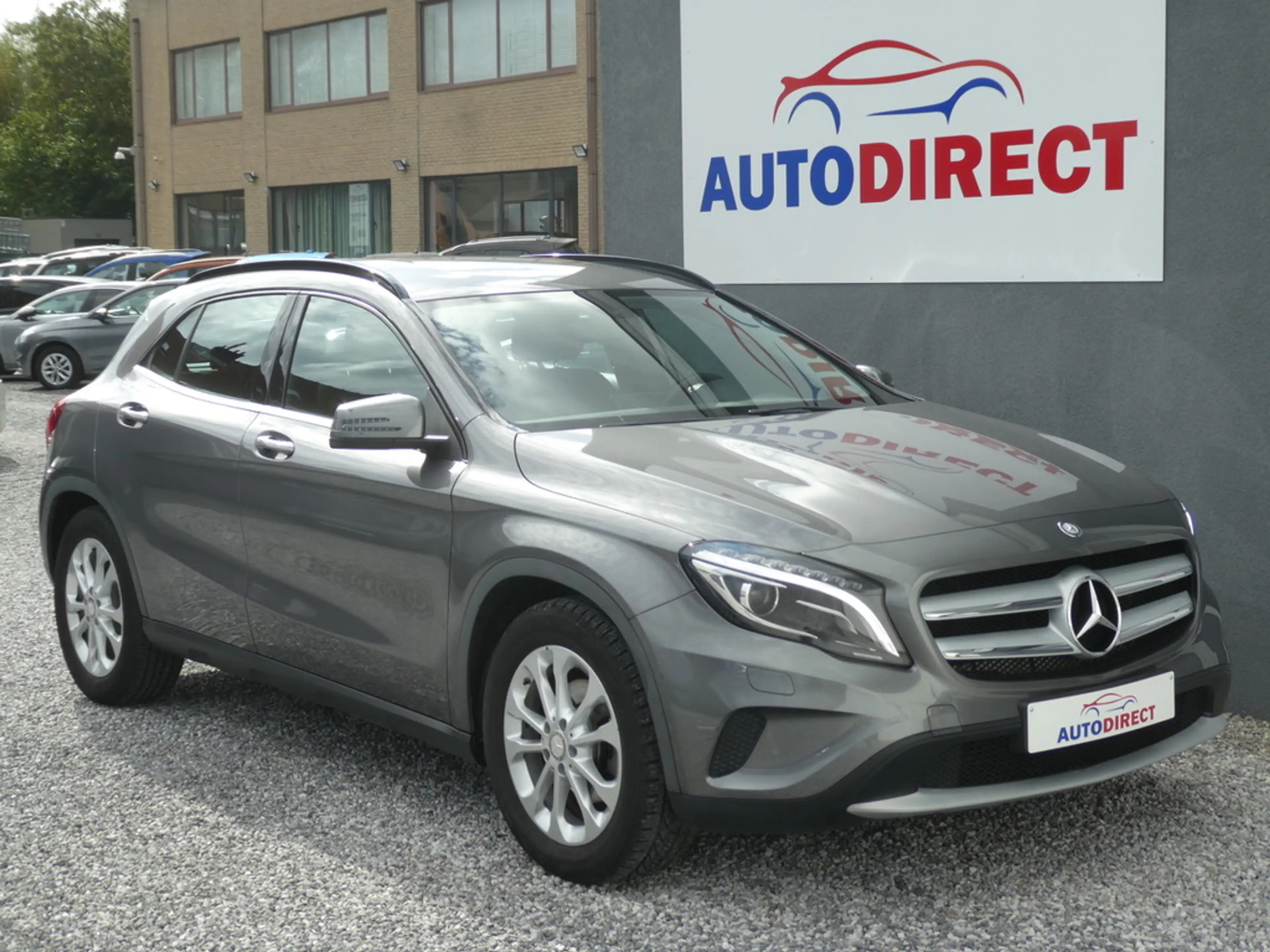 Mercedes-Benz GLA 180 AUTOMAAT Cuir, Navi, Led, Camera, Airco, PDC — photo 6