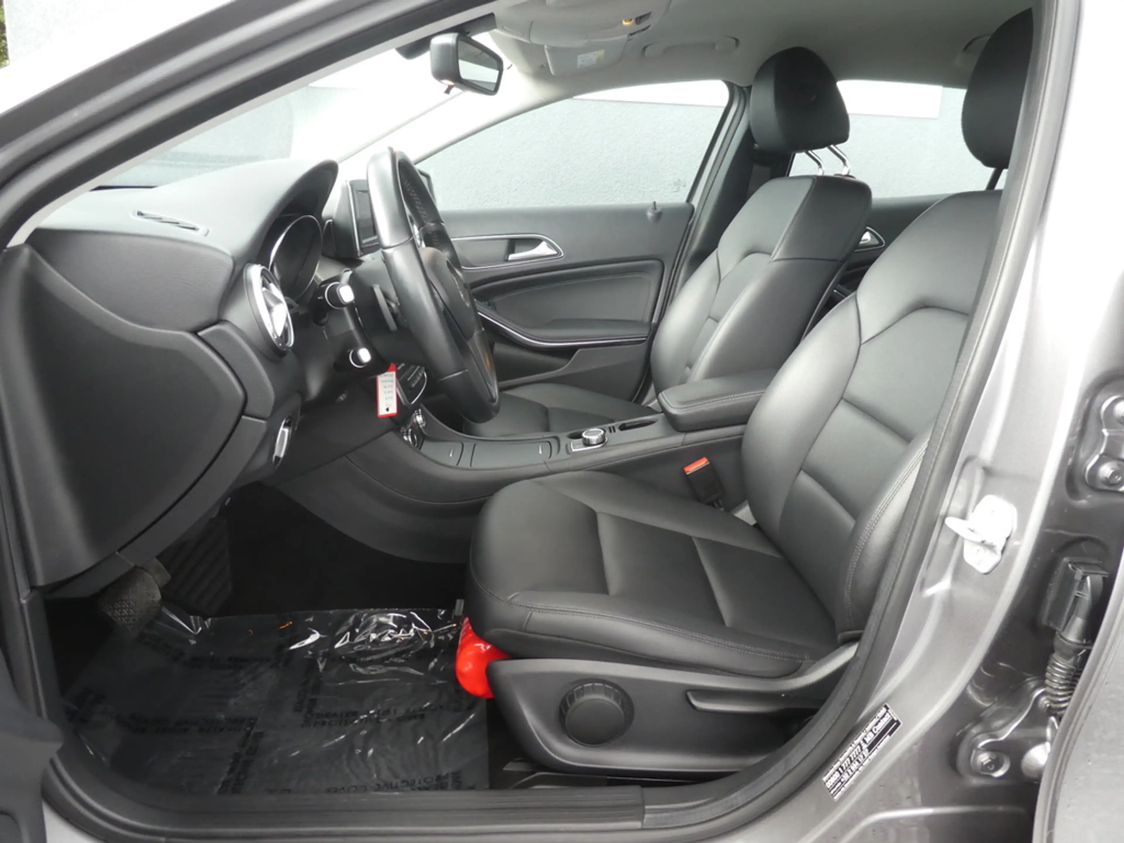 Mercedes-Benz GLA 180 AUTOMAAT Cuir, Navi, Led, Camera, Airco, PDC — photo 15