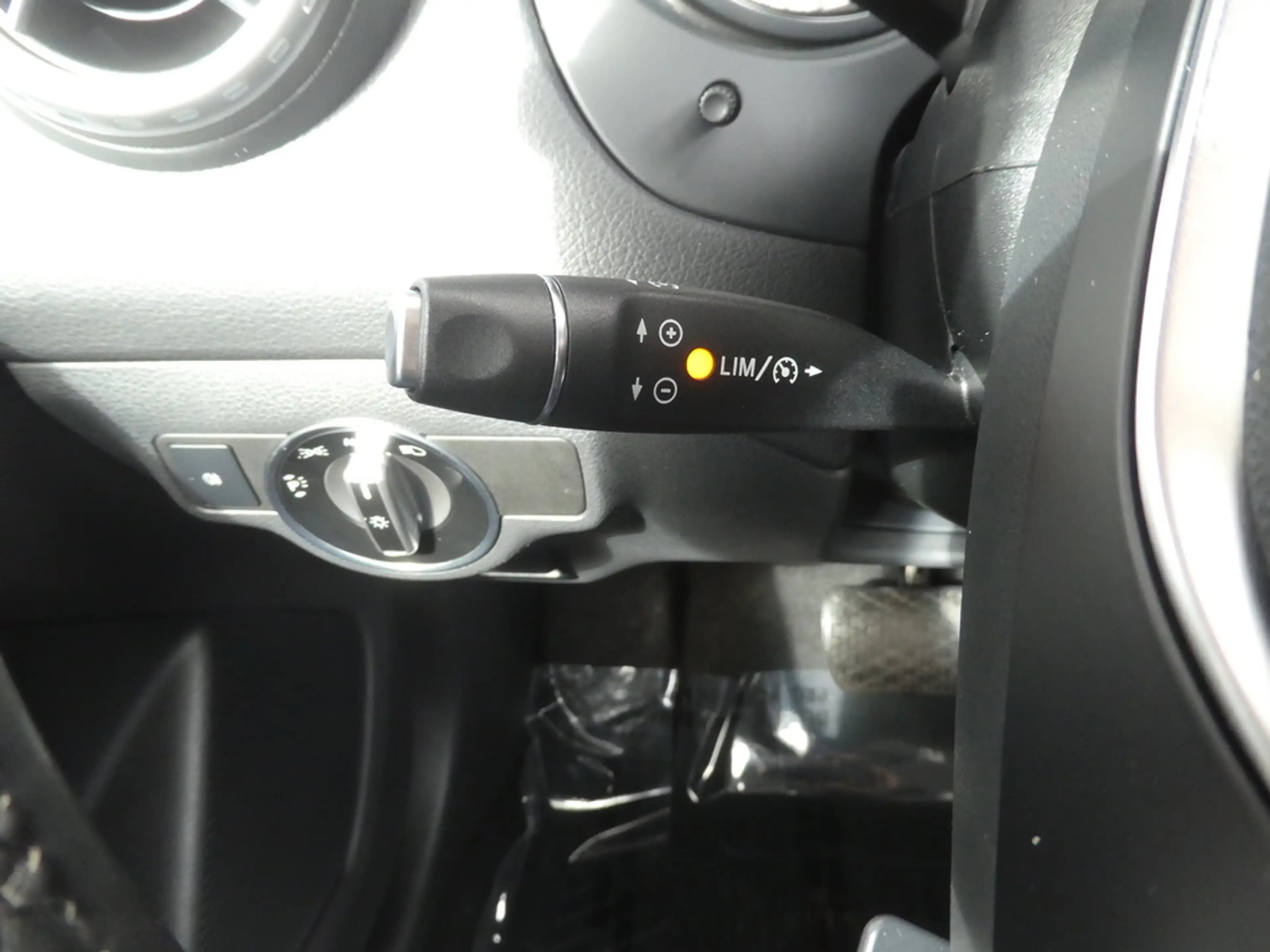 Mercedes-Benz GLA 180 AUTOMAAT Cuir, Navi, Led, Camera, Airco, PDC — photo 12