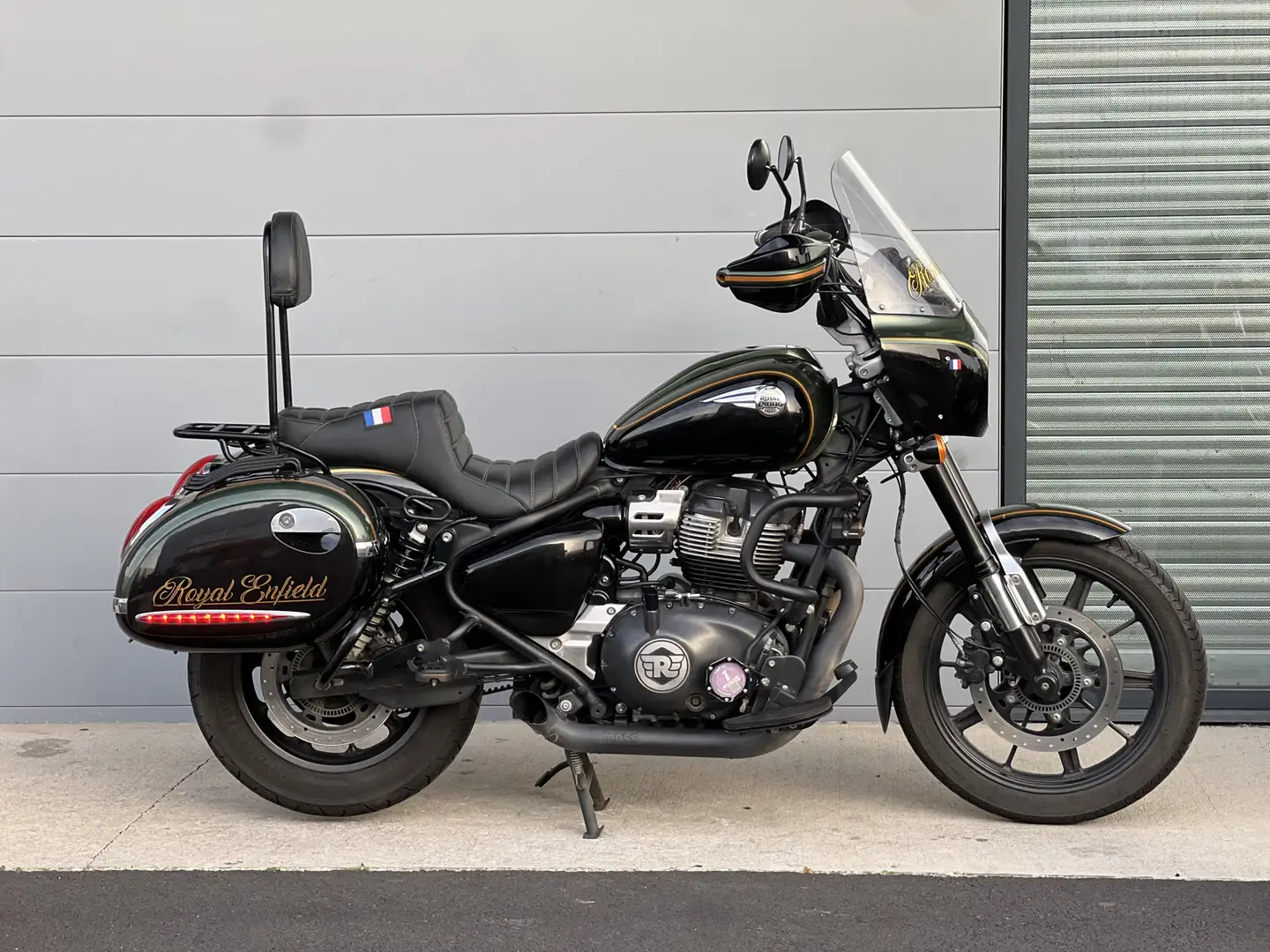 Royal Enfield Super Meteor 650 Vert - 1