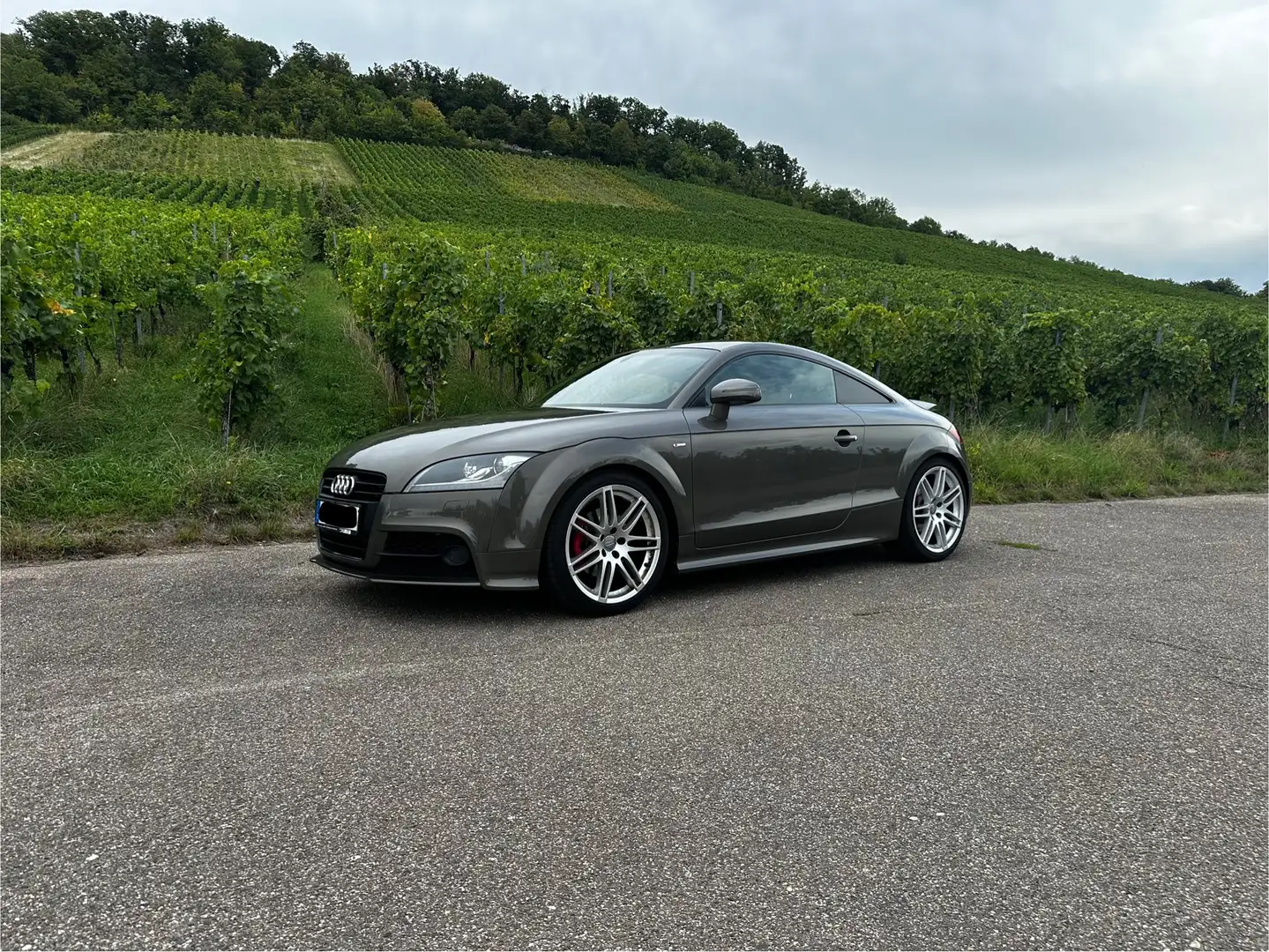 Audi TT TT Coupe 2.0 TFSI Grau - 1