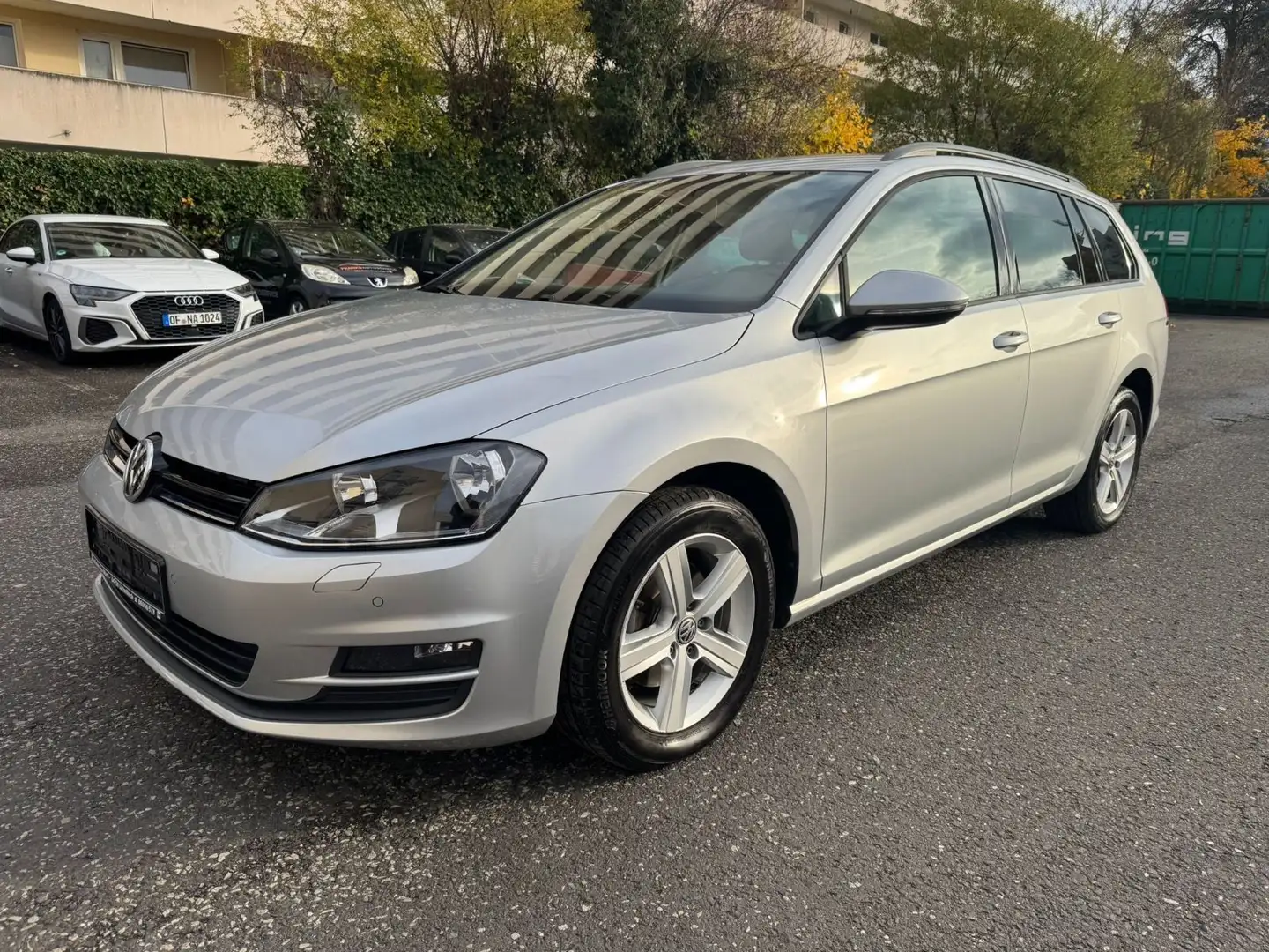 Volkswagen Golf VII Variant Comfortline BMT Silber - 1