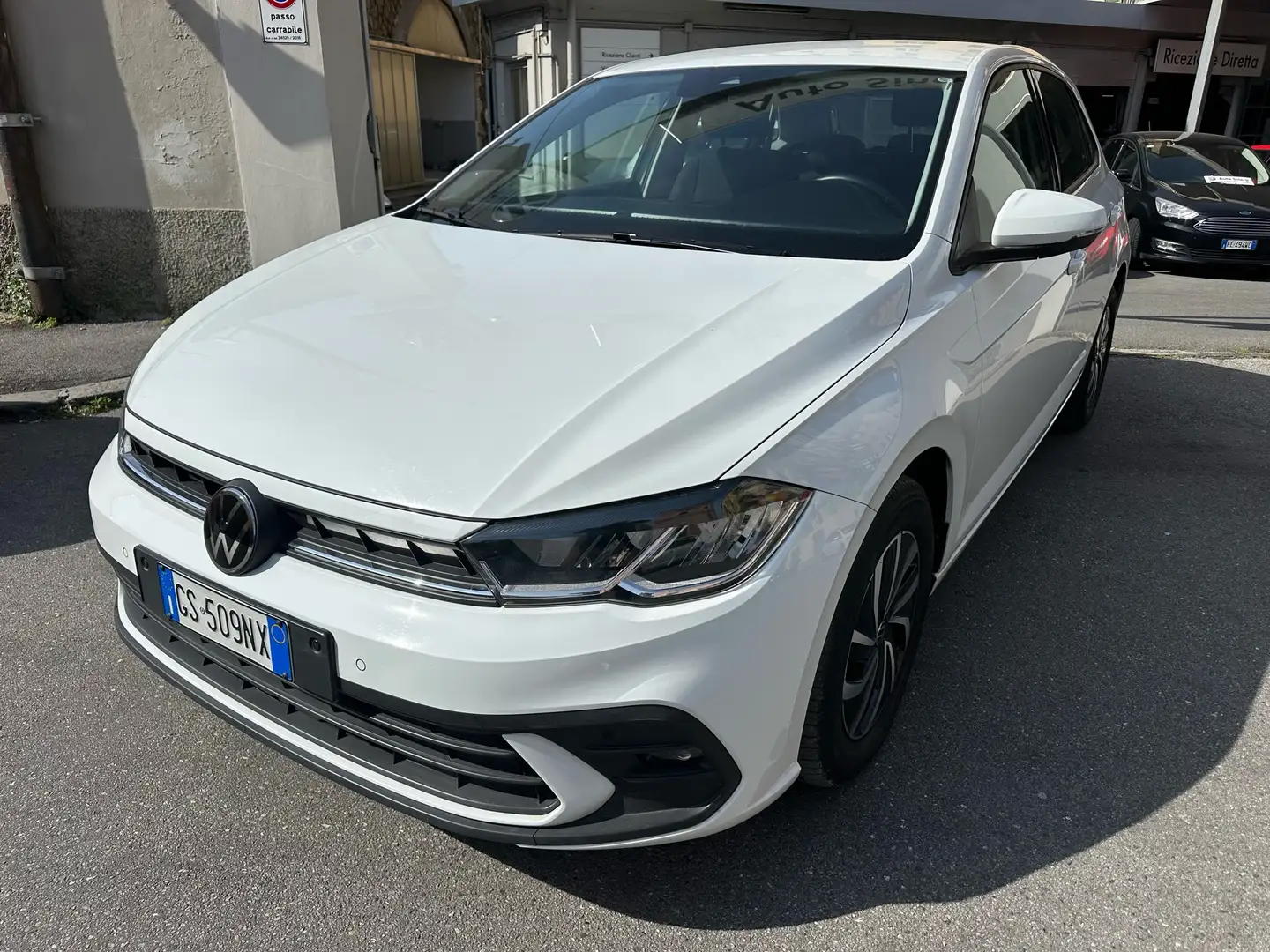 Volkswagen Polo 1.0 TSI Life 95 CV - 1