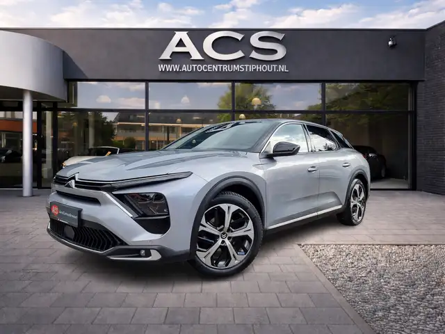 Citroen C5 X view 2
