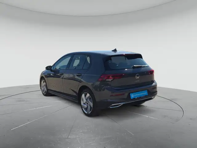 Volkswagen Golf view 3