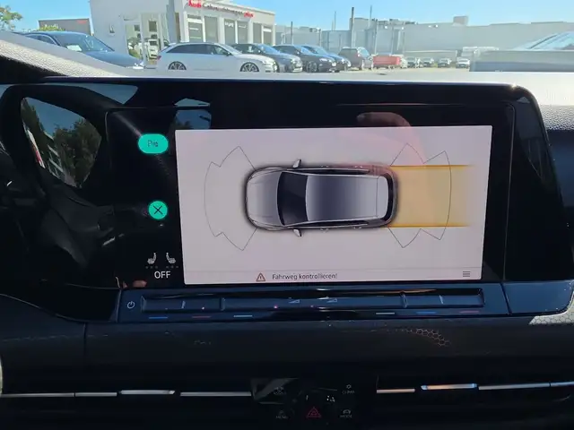 Volkswagen Golf view 17