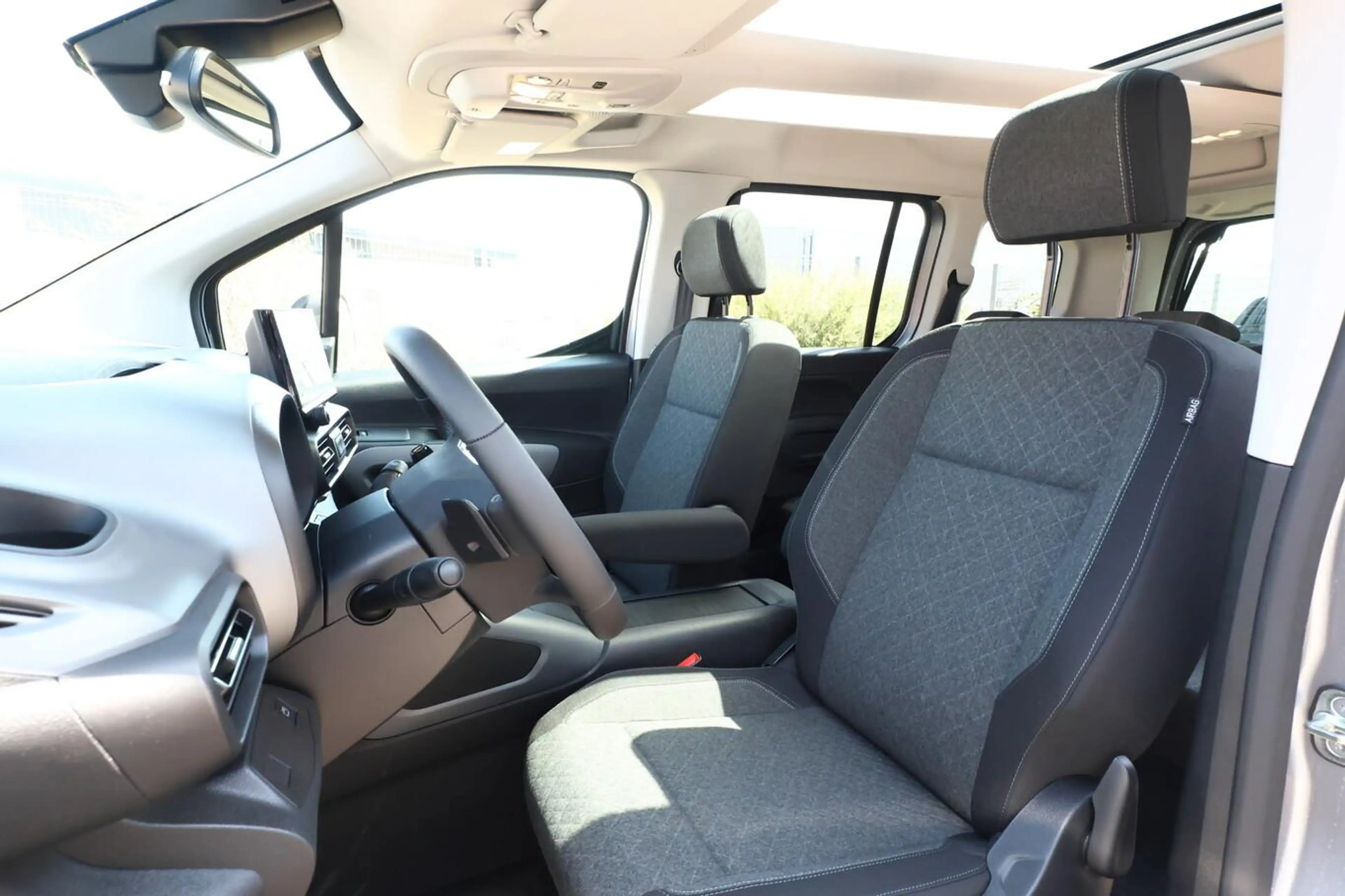 Opel Combo GS AT8 Pano Klimaaut LHZ IntelliLux Kam 96 kW (... — photo 6