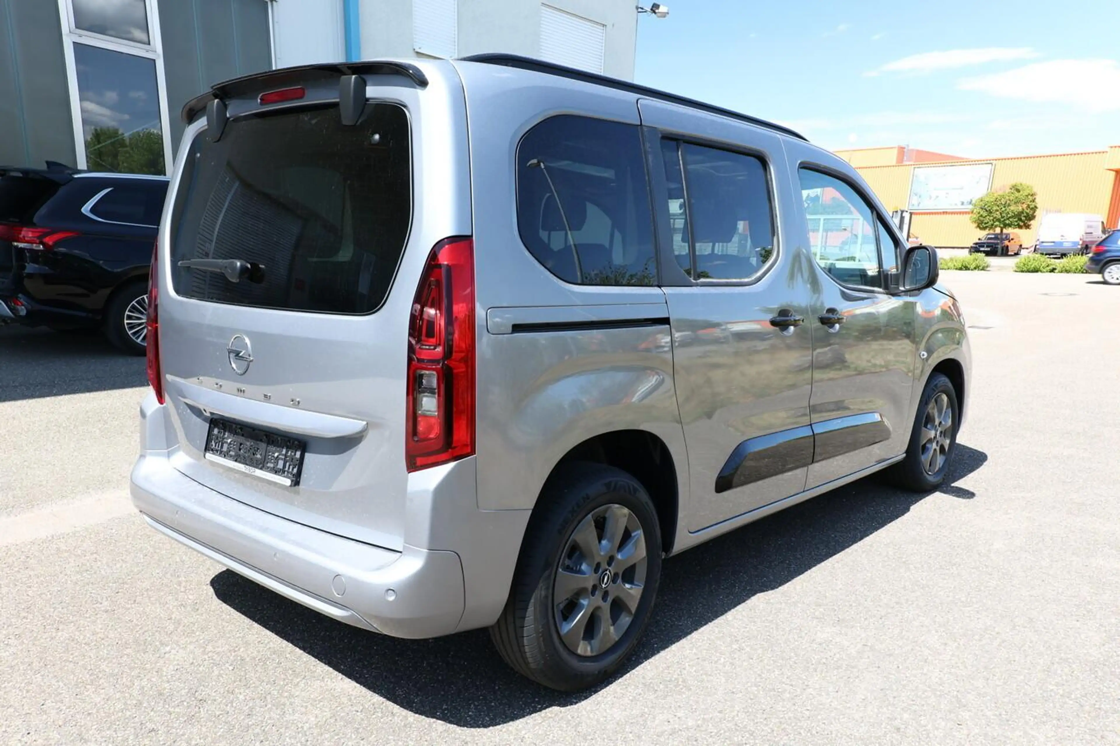 Opel Combo GS AT8 Pano Klimaaut LHZ IntelliLux Kam 96 kW (... — photo 3