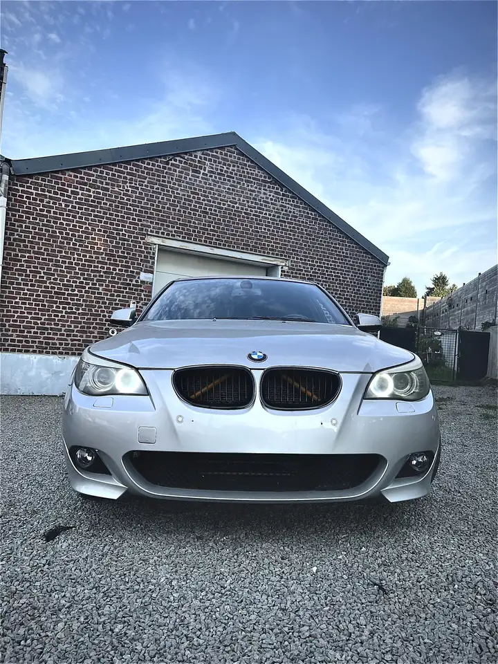 BMW 523