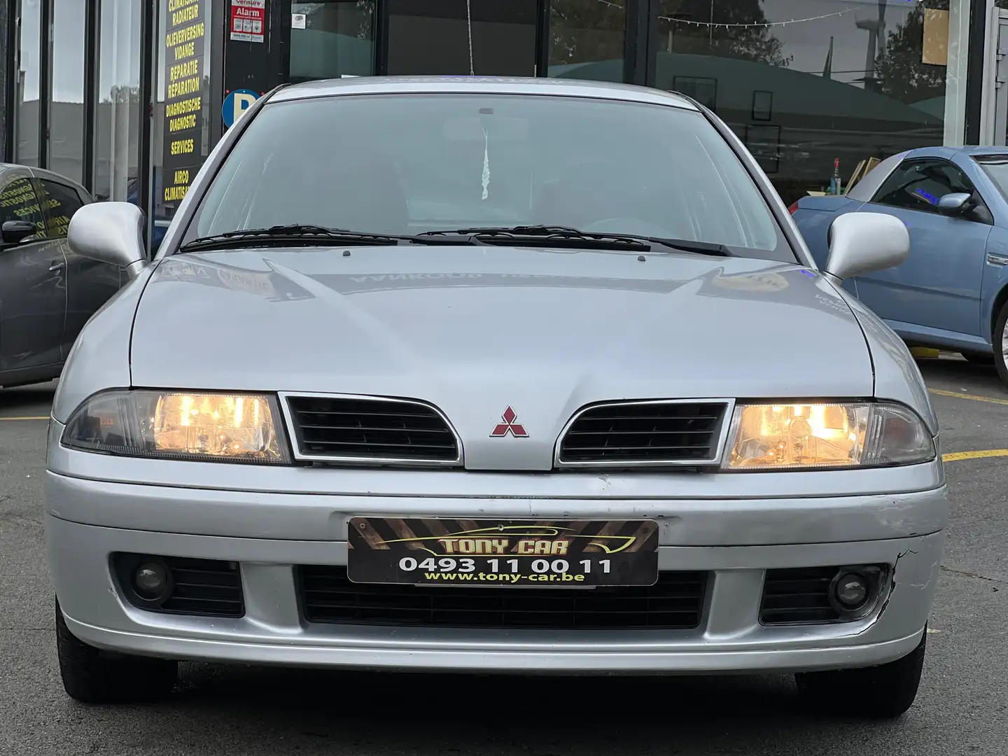 Mitsubishi Carisma 1.6i 16v Classic Grijs - 1