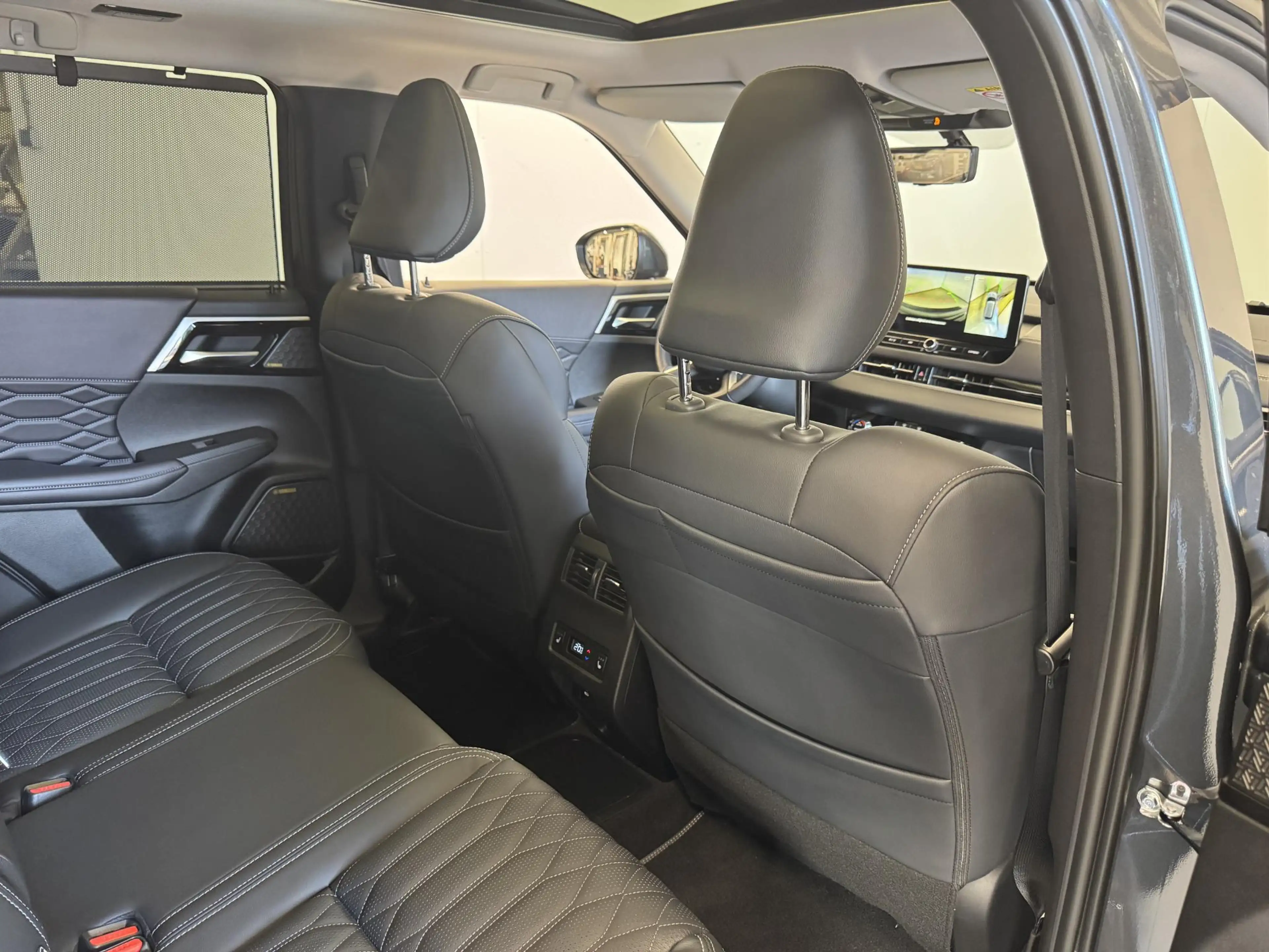 Mitsubishi Outlander 2.4 PHEV Instyle | Stoelkoeling | Trekhaak | Panor — photo 15