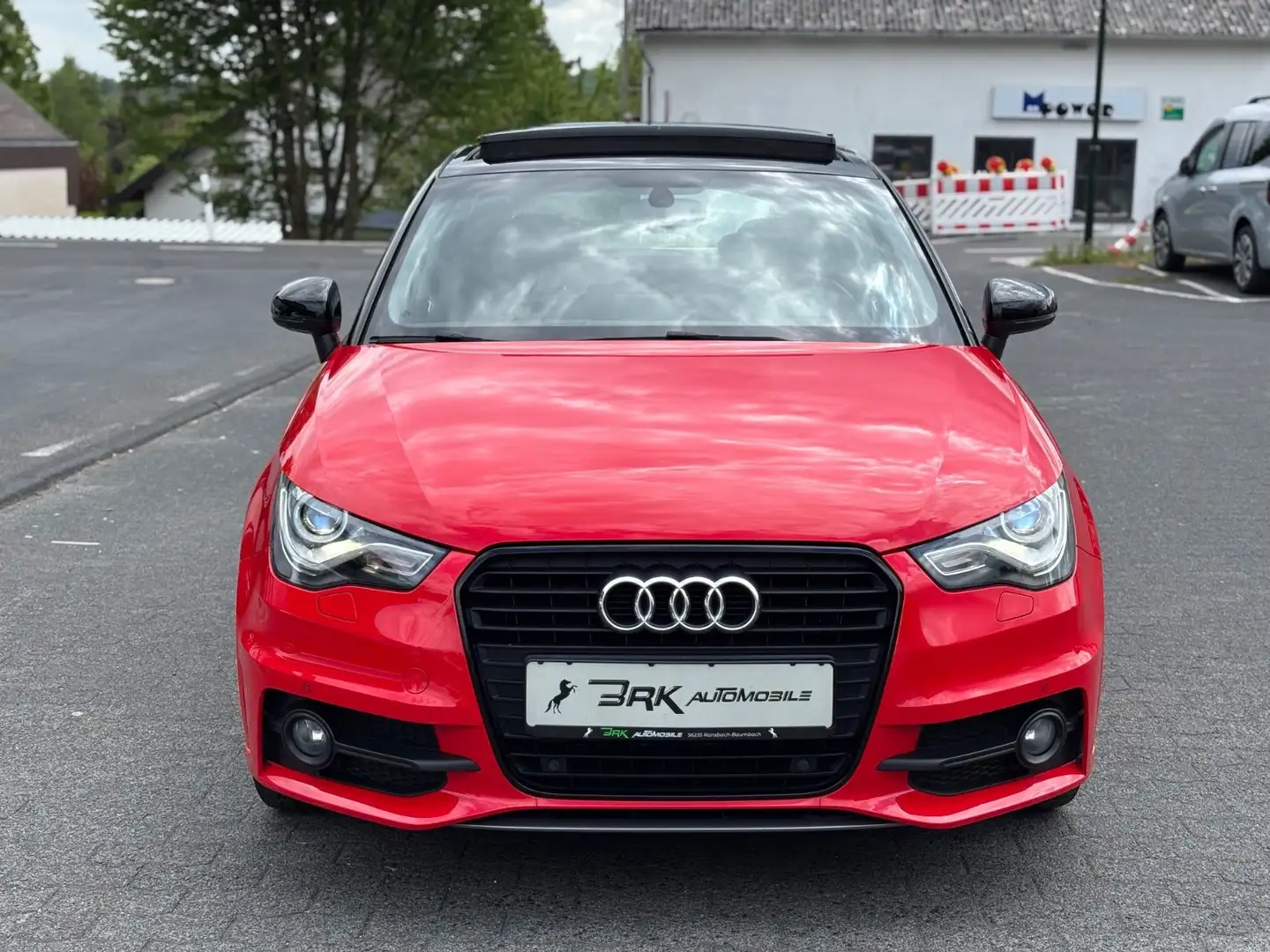 Audi A1 Sportback S-Line admired *NAVI**XENON**PANO* Rot - 2