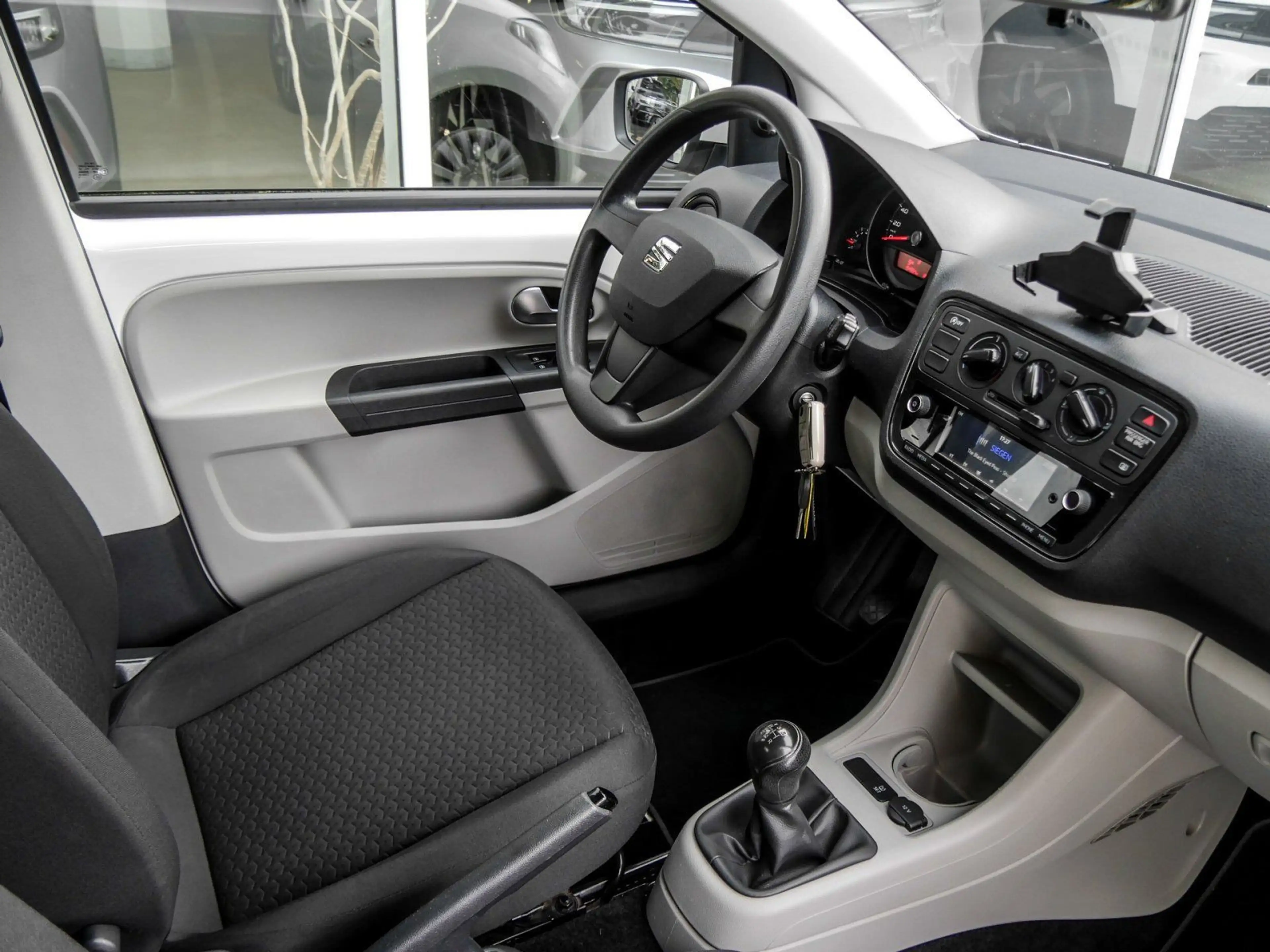 SEAT Mii Style*PDC*Klimaanlage* — photo 3