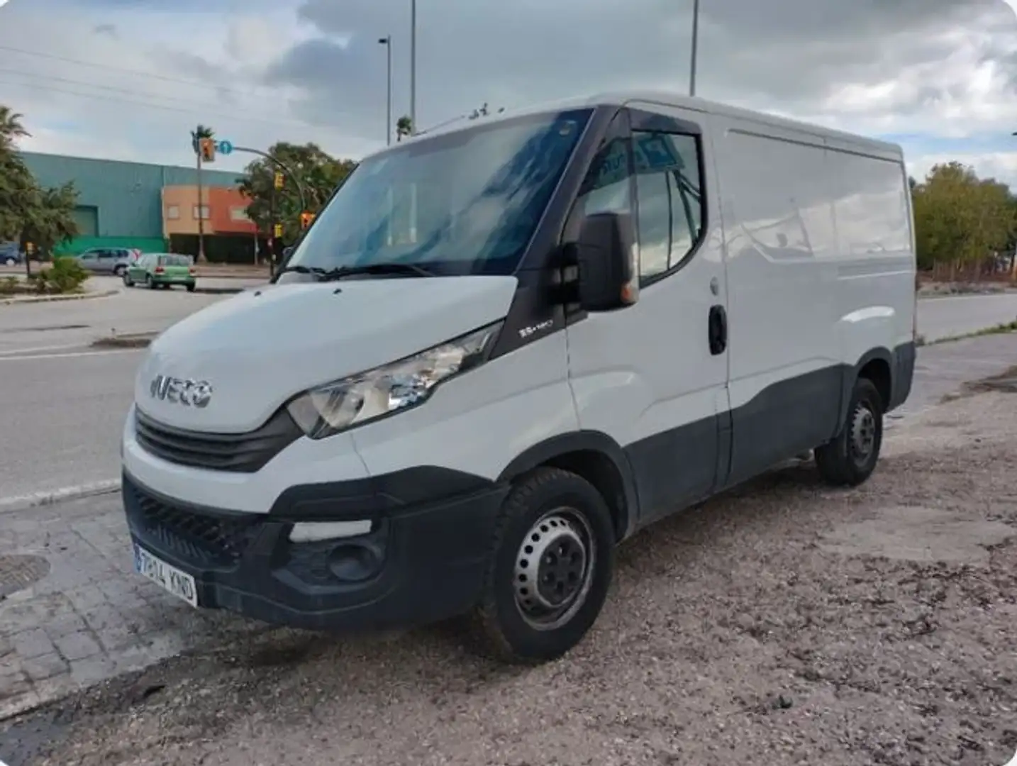 Iveco Daily Chasis Cabina 35S12 3750 116 Blanco - 2