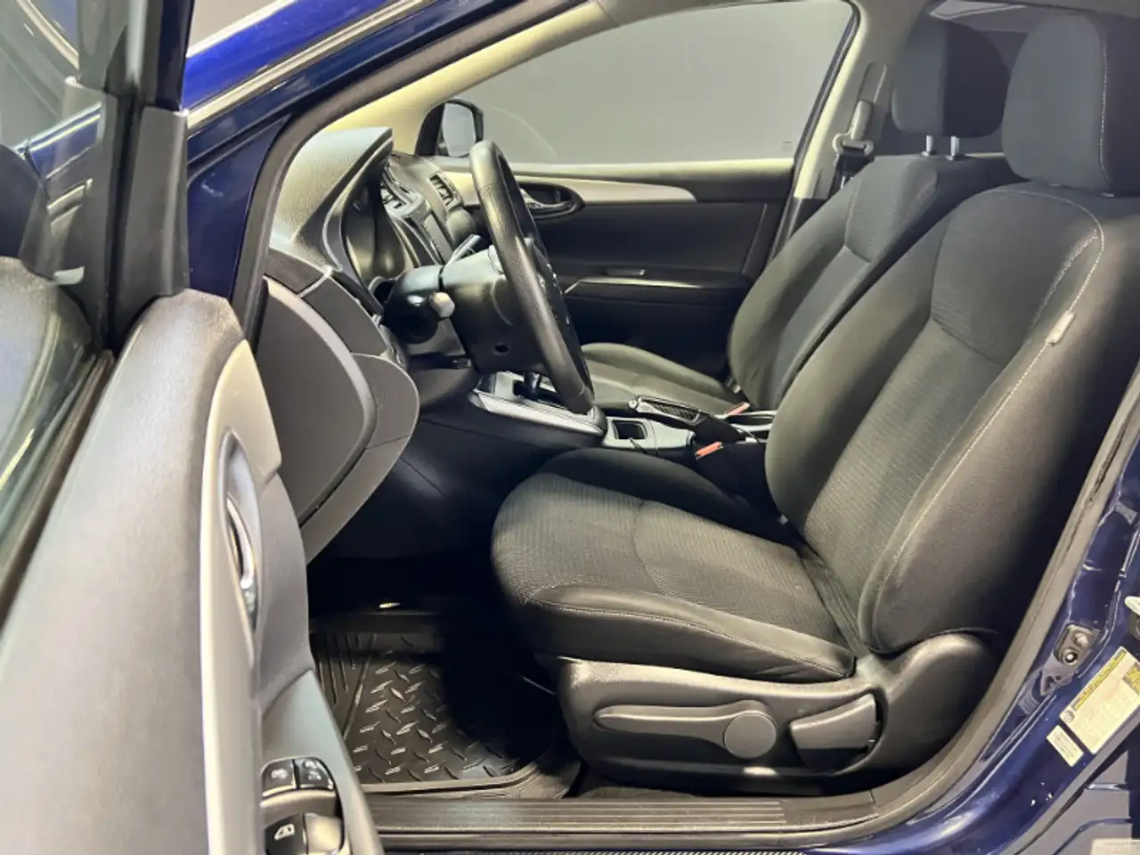 Nissan Sentra снимка Nissan Sentra