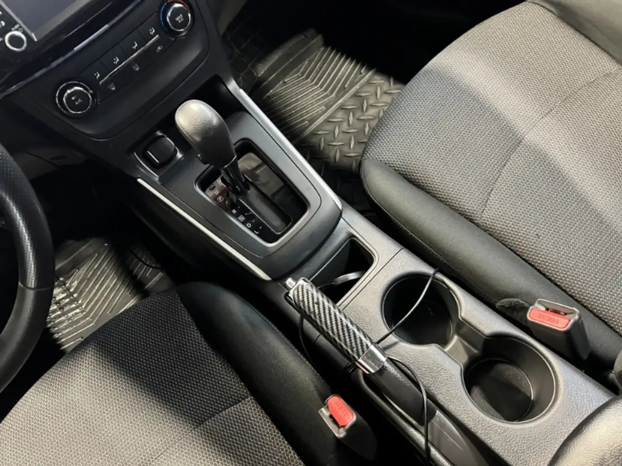 Nissan Sentra снимка Nissan Sentra
