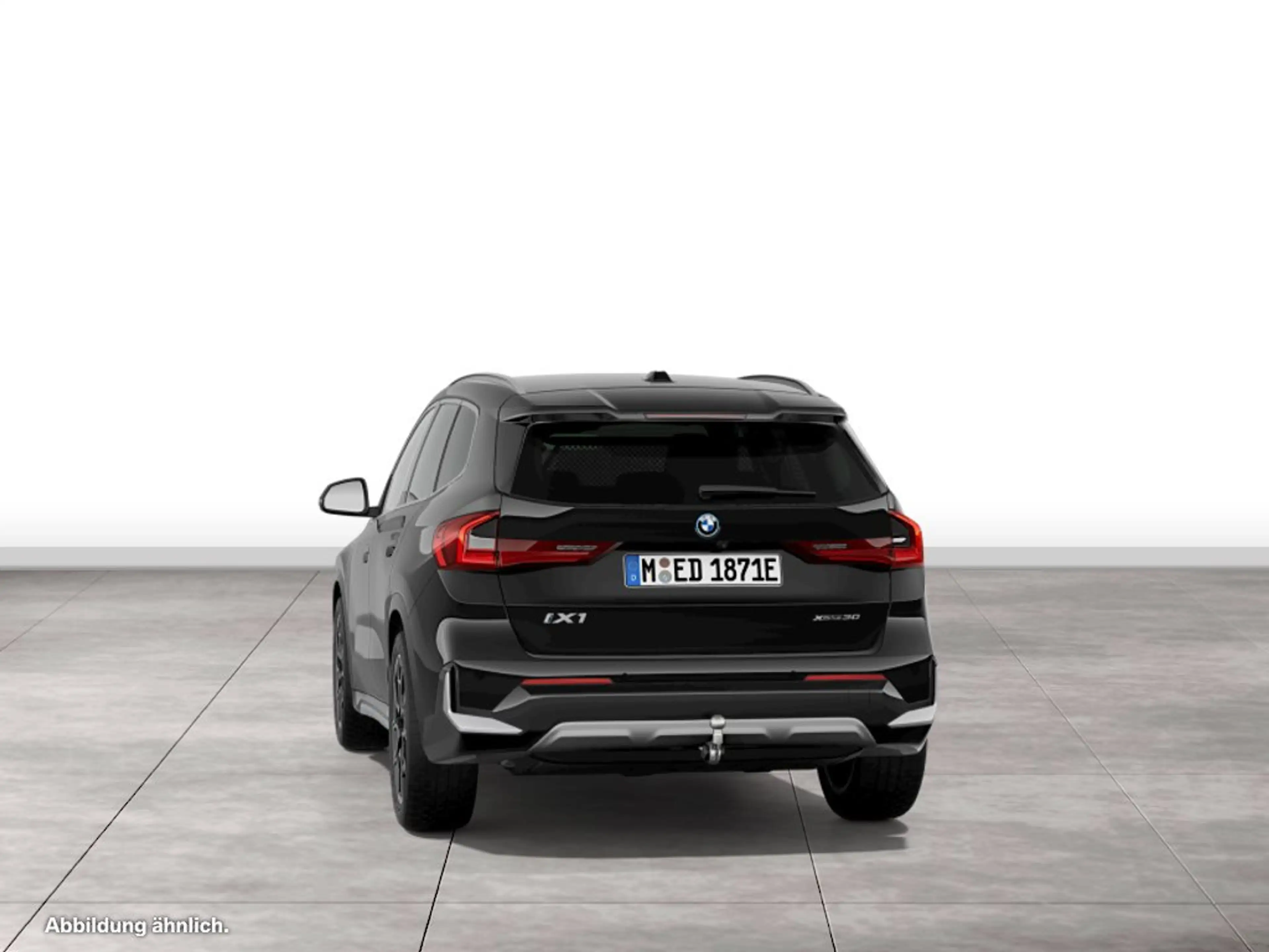 BMW iX1 xDrive30 xLine — photo 8