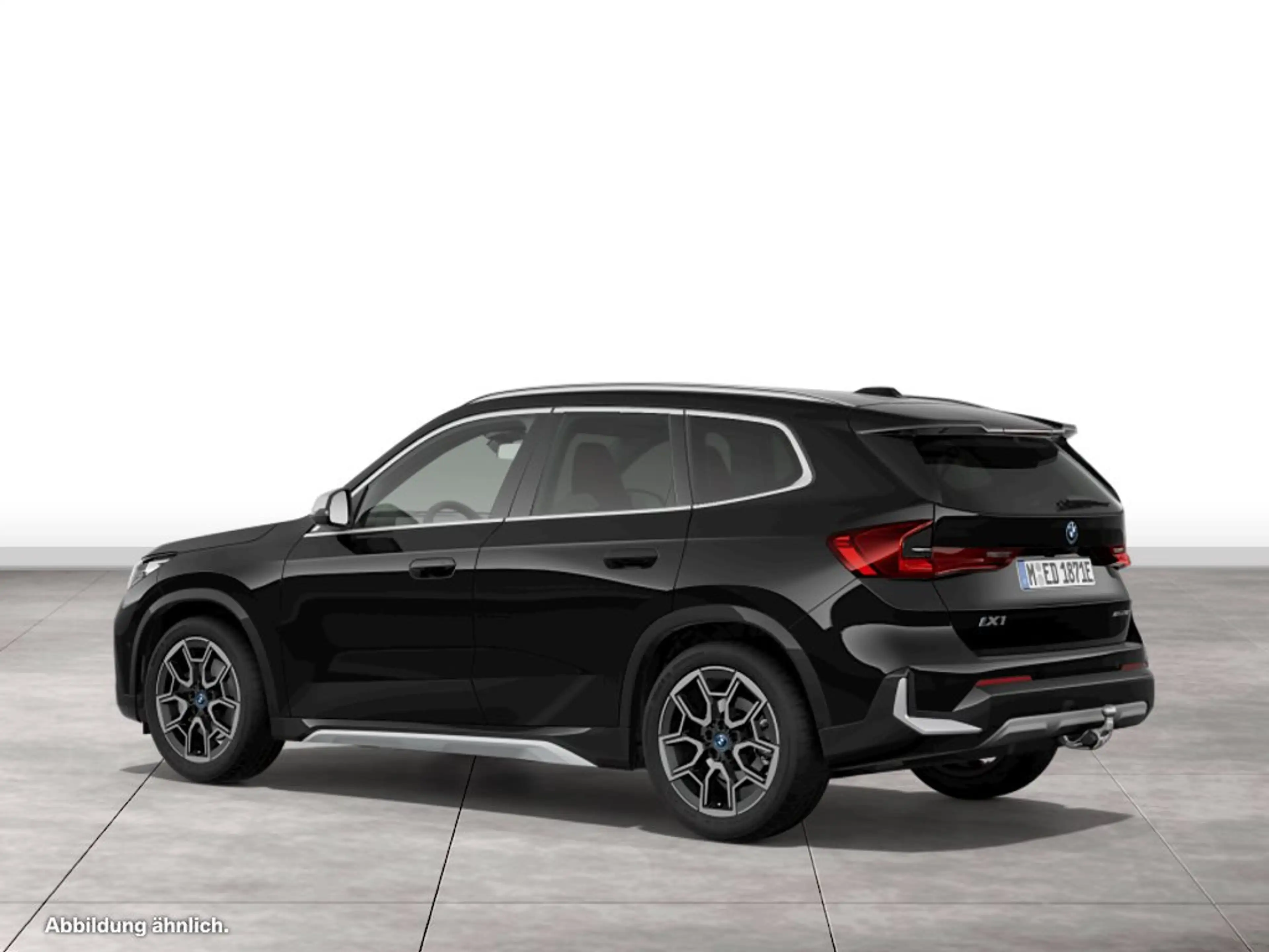 BMW iX1 xDrive30 xLine — photo 7