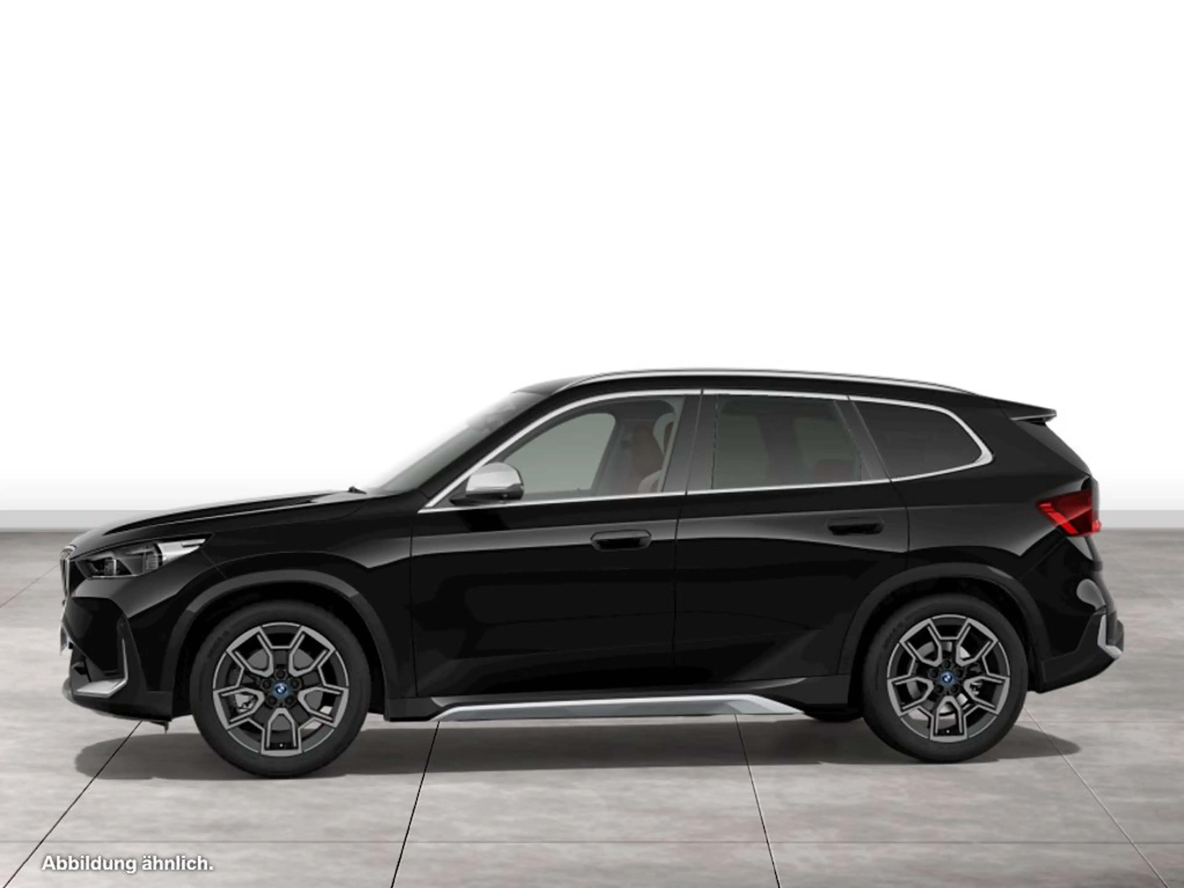 BMW iX1 xDrive30 xLine — photo 6