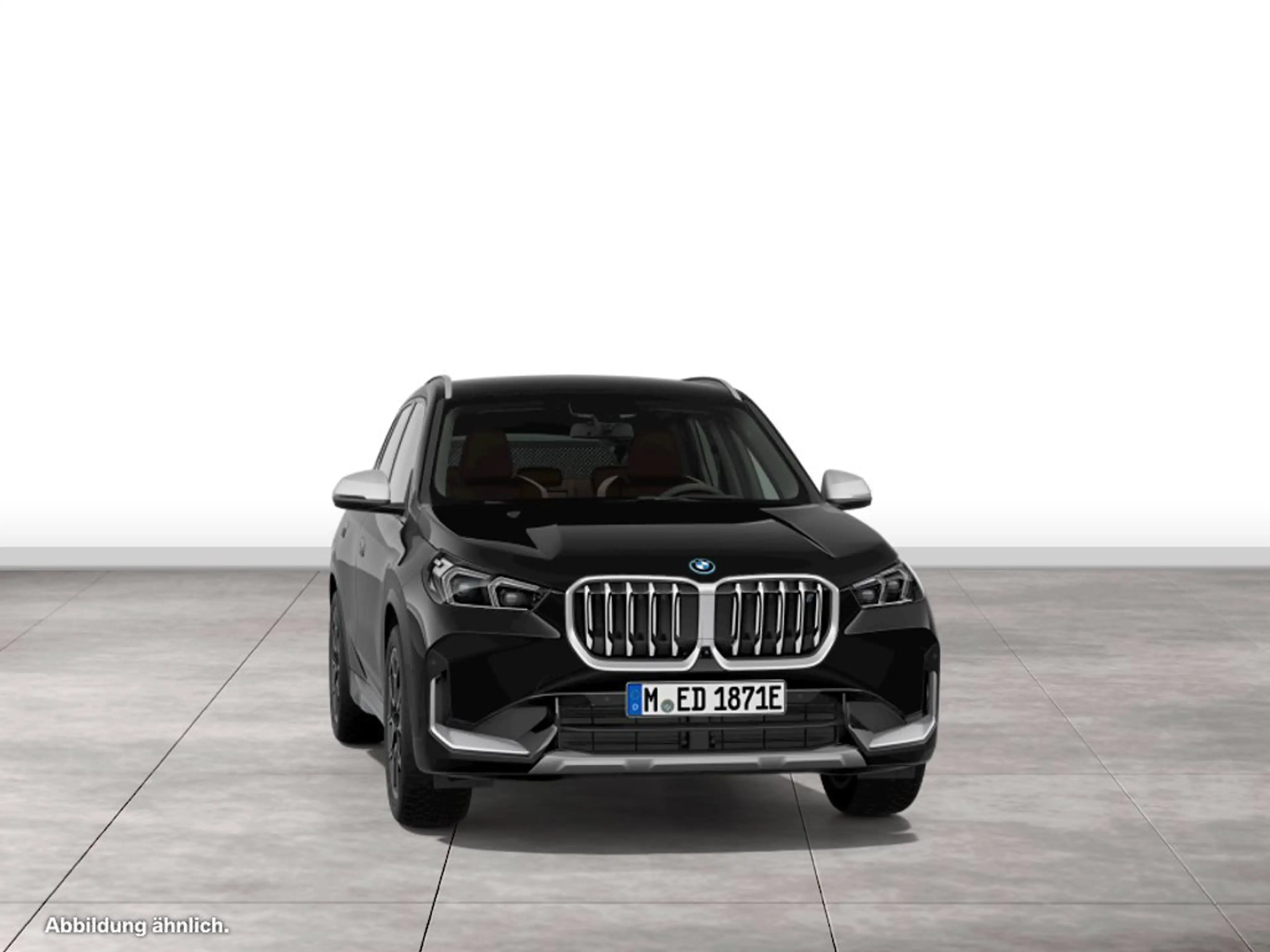 BMW iX1 xDrive30 xLine — photo 11