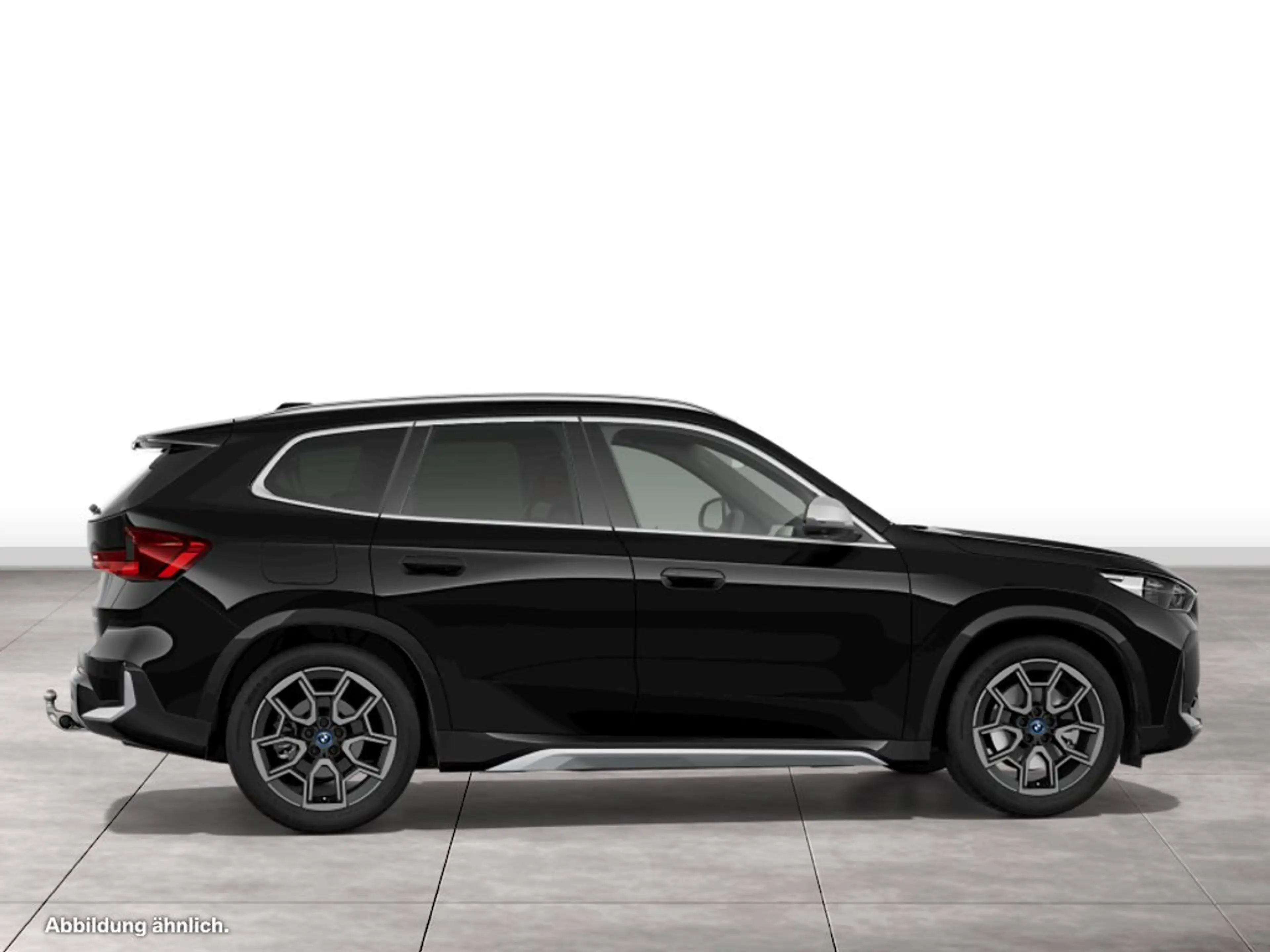 BMW iX1 xDrive30 xLine — photo 9