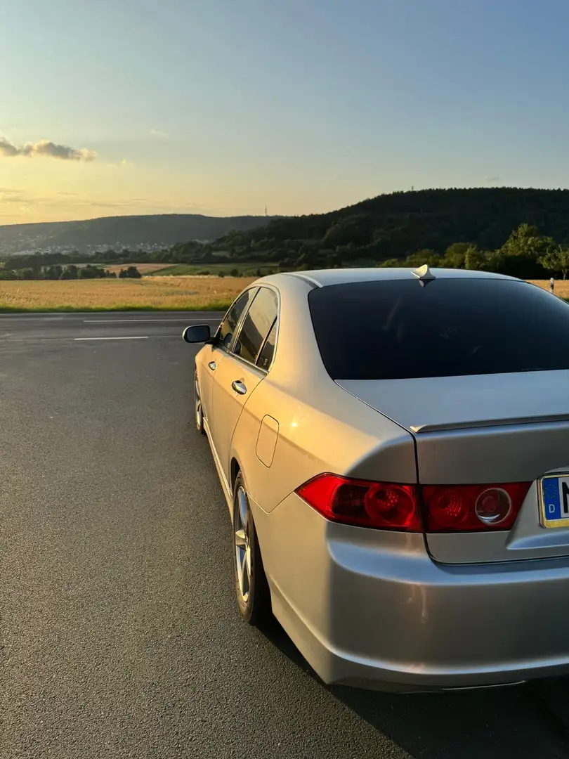 Honda Accord 2.2i Aero Deck ES - 2