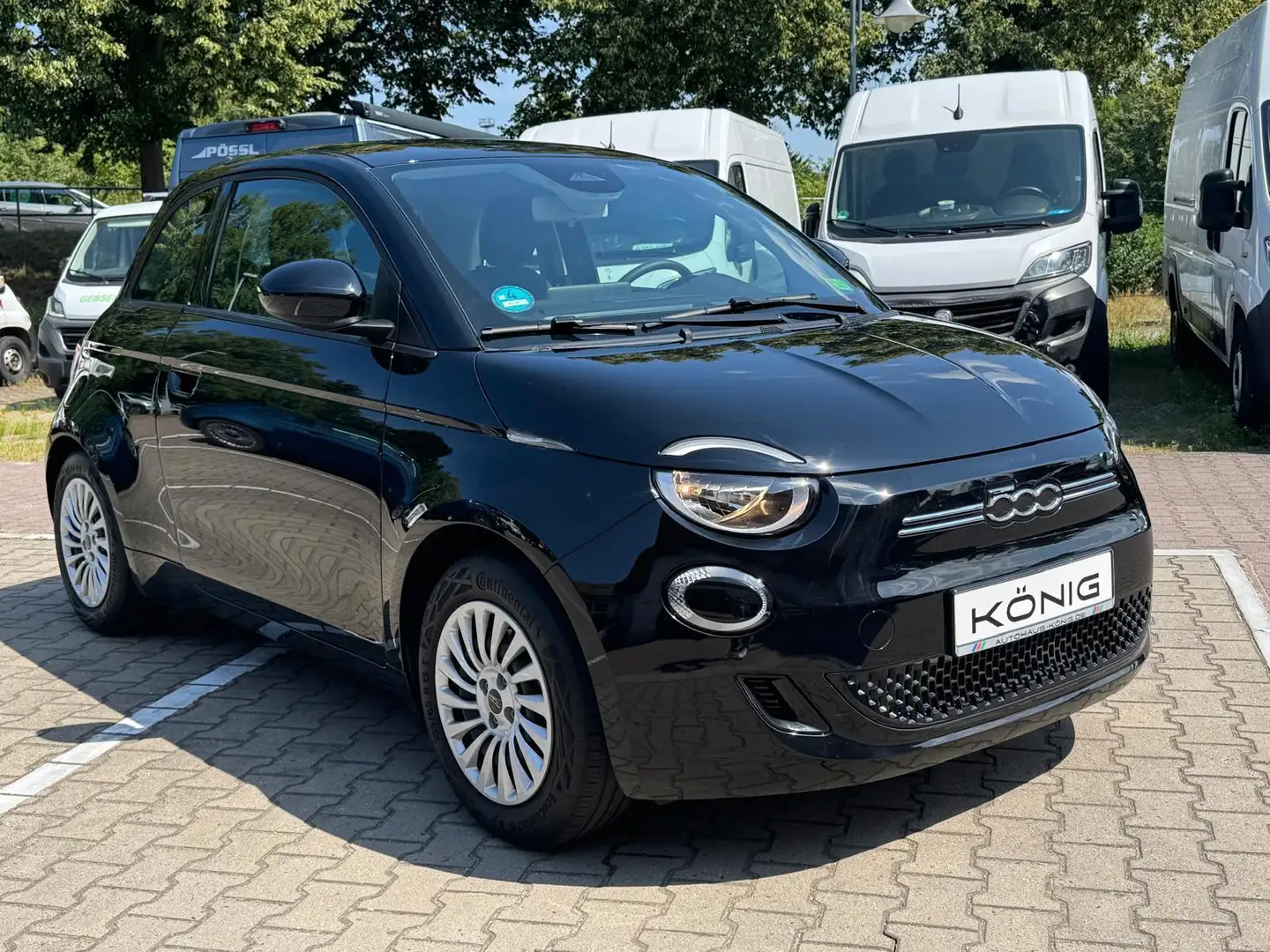 Fiat 500e MY23 118PS 42kWh KLIMA*CARPLAY*TEMPOMAT*DAB Schwarz - 2