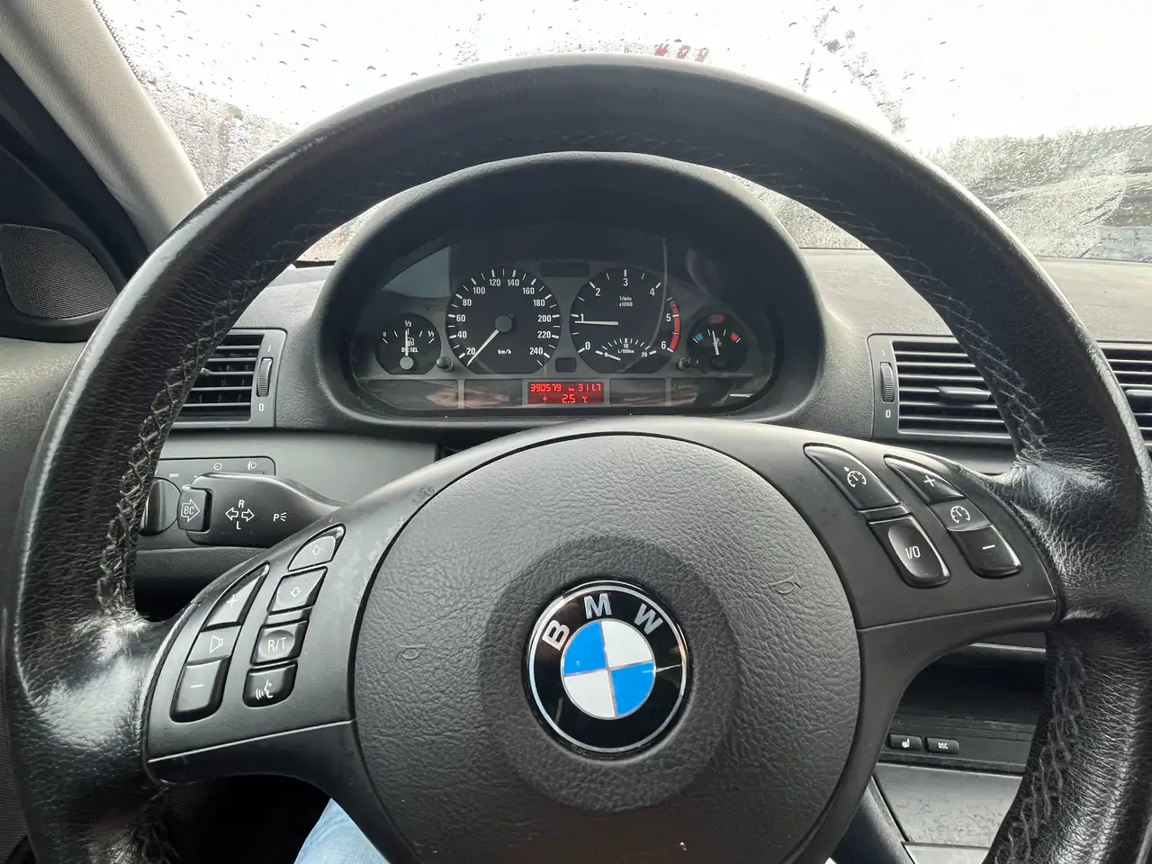 BMW 320td compact, foto 7