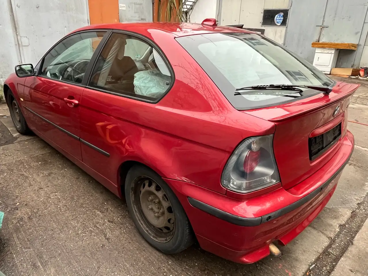BMW 320td compact, foto 2