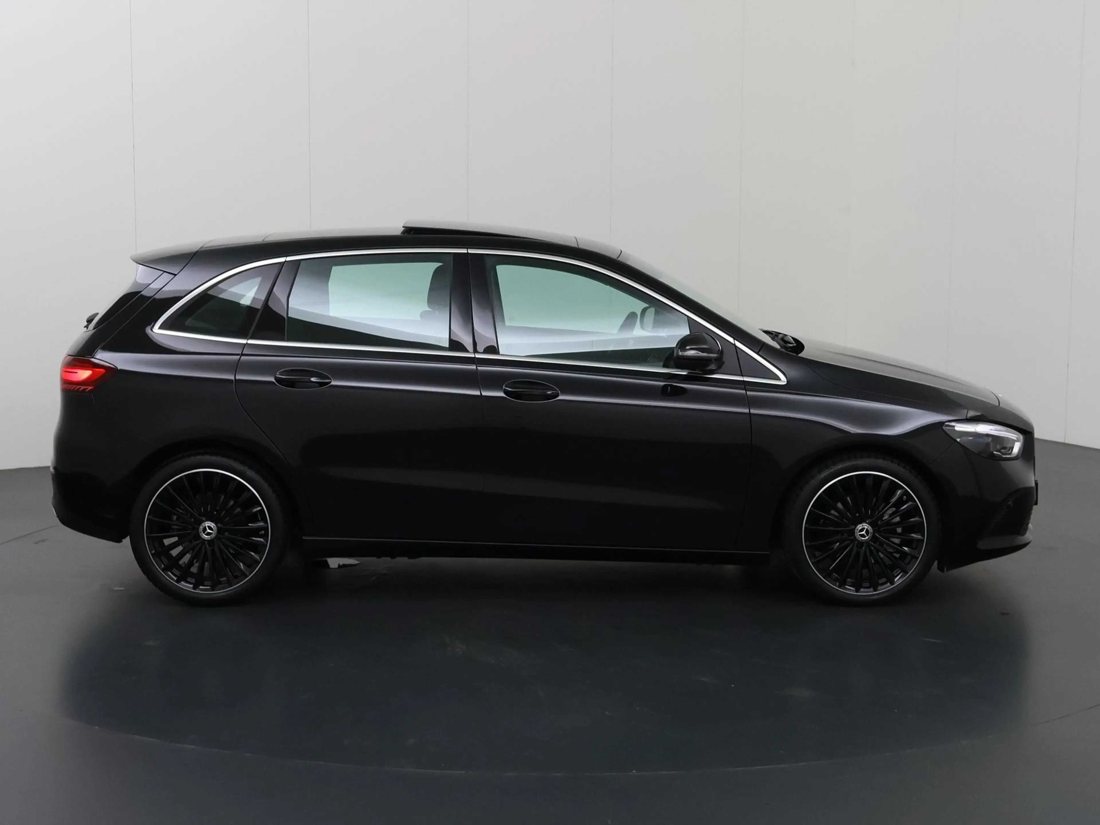 Mercedes-Benz B 200 Luxury Line | Panoramadak | Stoelverwarming | Wide — photo 6