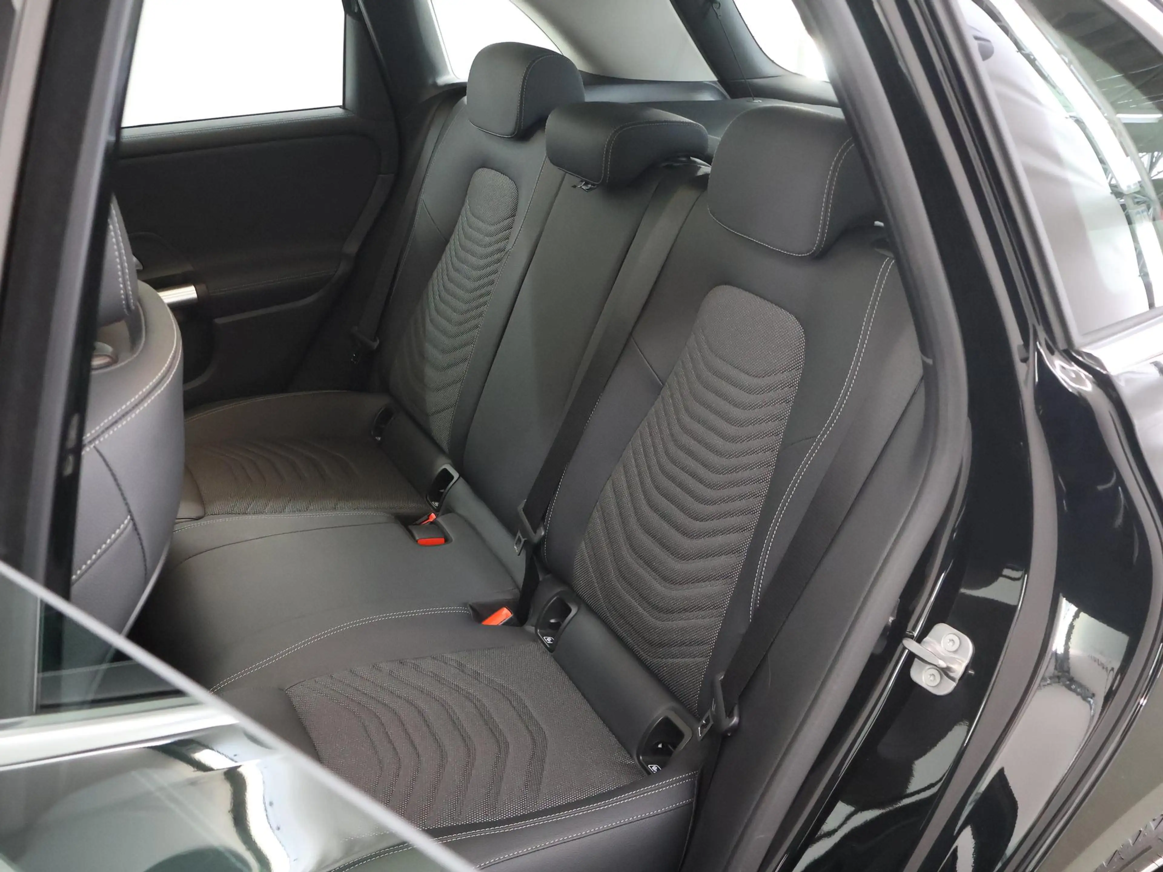 Mercedes-Benz B 200 Luxury Line | Panoramadak | Stoelverwarming | Wide — photo 11