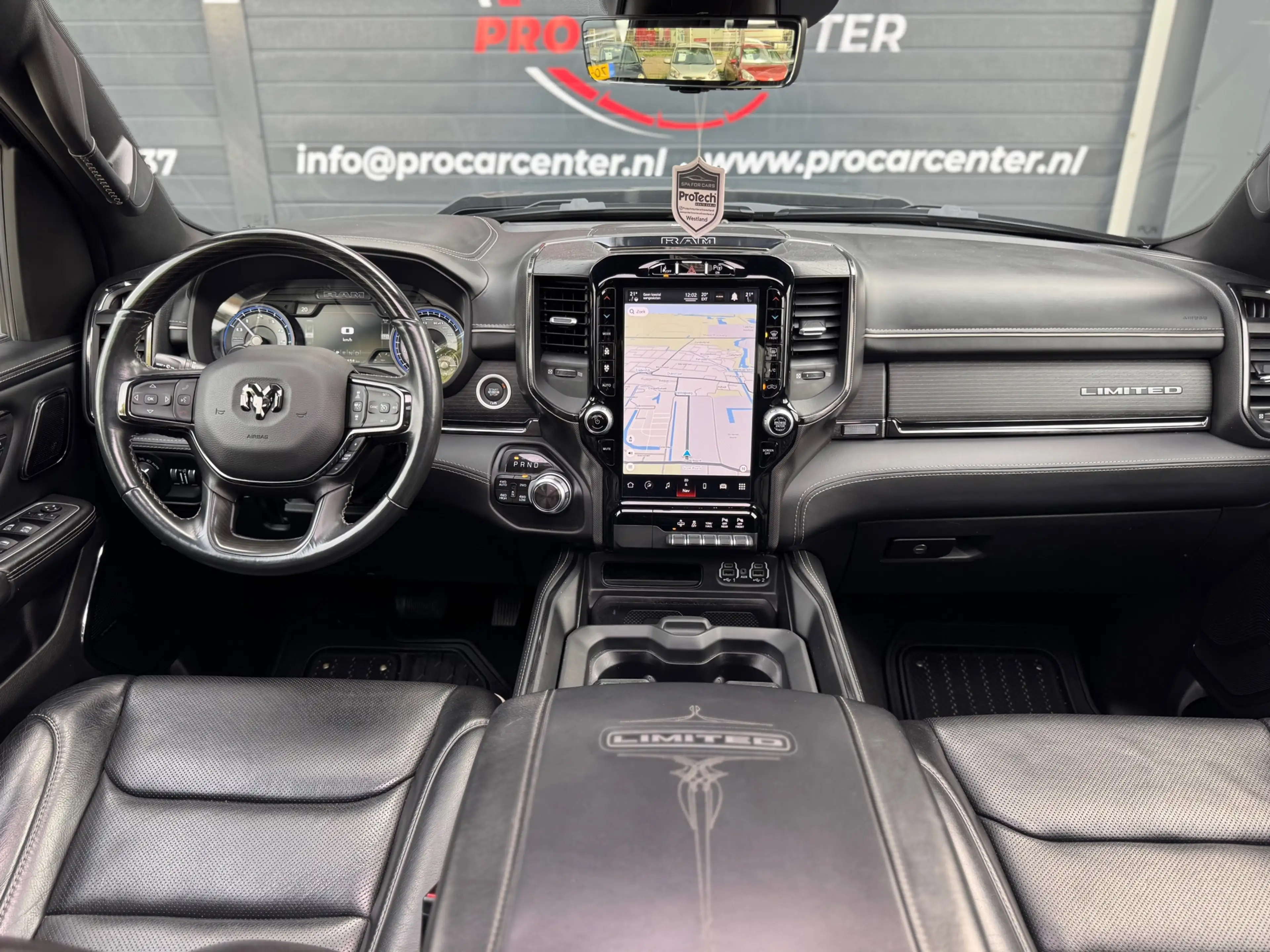 Dodge RAM 1500 5.7 V8 4x4 Crew Cab Limited Pano | H&K | HUD — photo 3