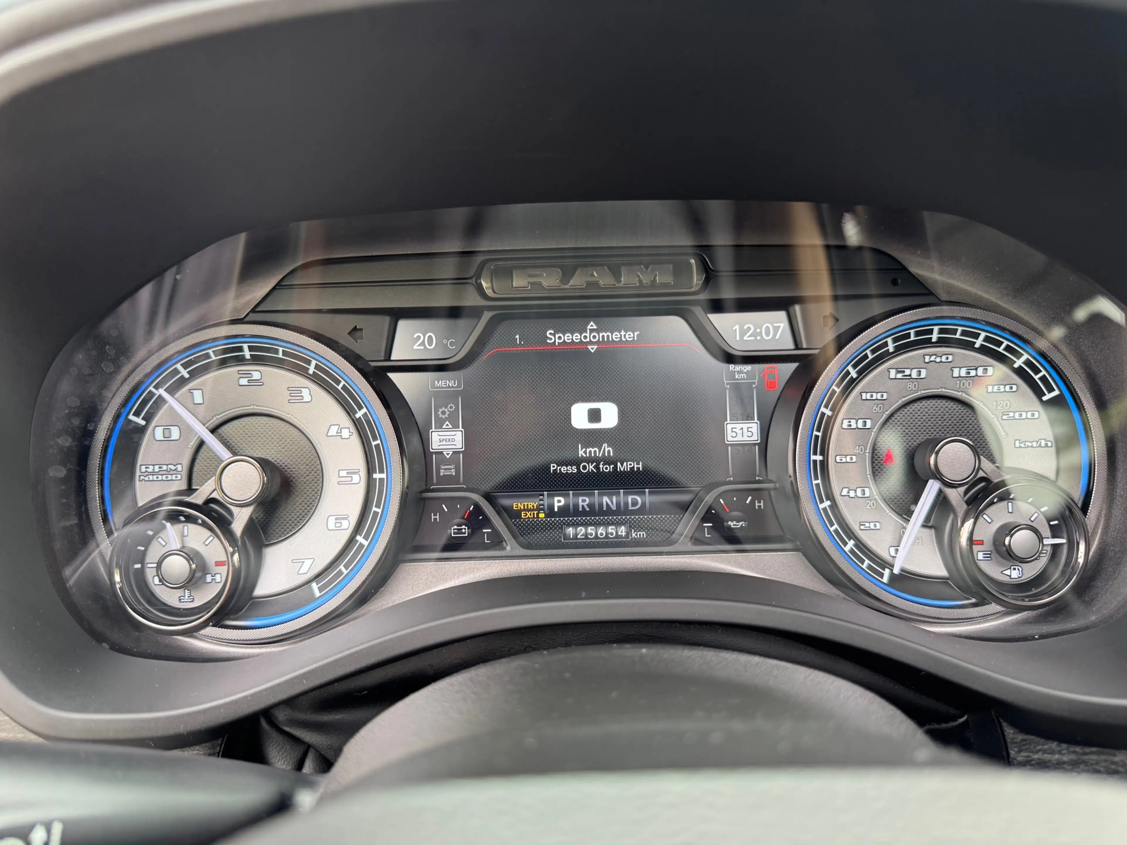 Dodge RAM 1500 5.7 V8 4x4 Crew Cab Limited Pano | H&K | HUD — photo 28