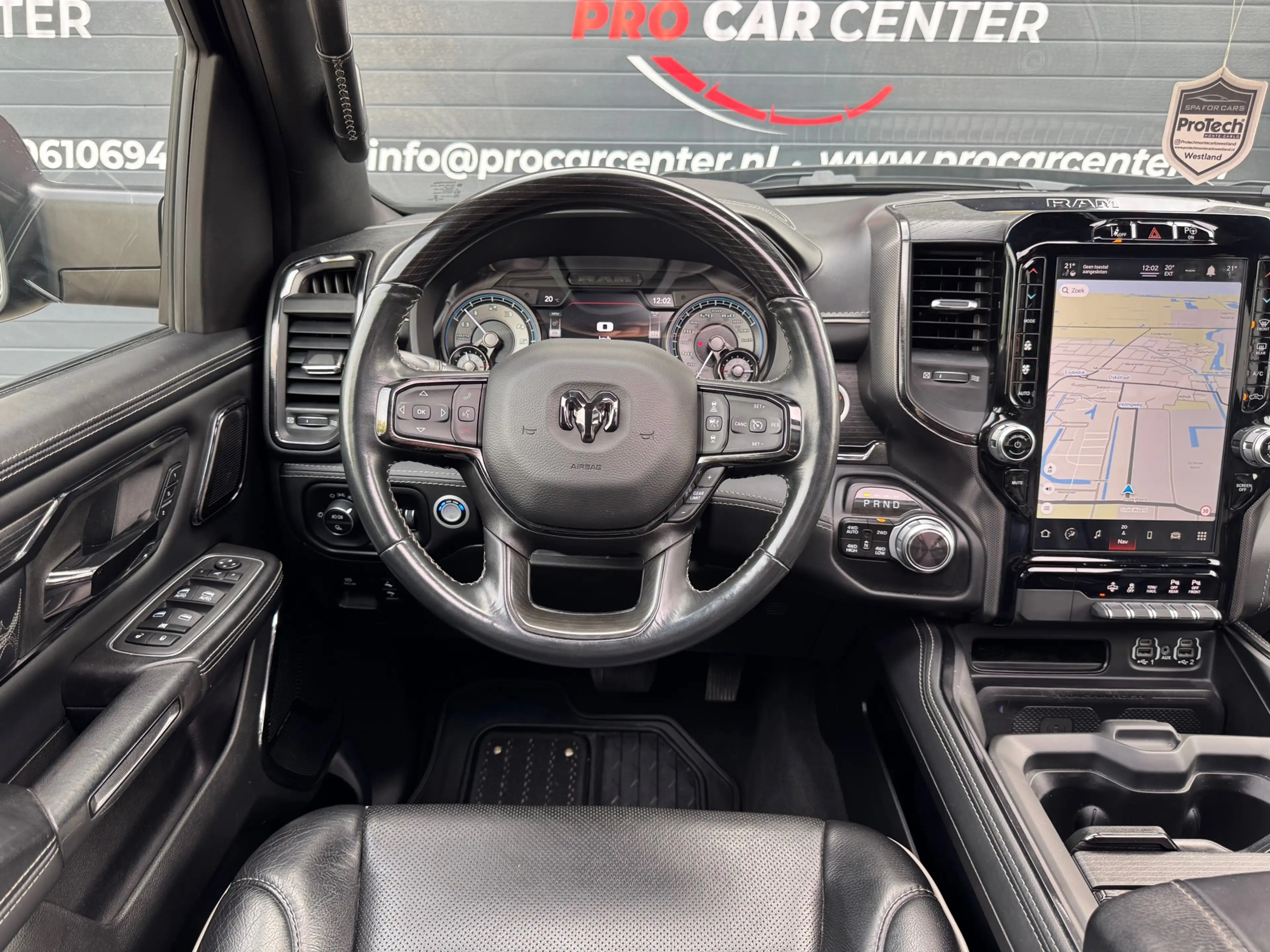 Dodge RAM 1500 5.7 V8 4x4 Crew Cab Limited Pano | H&K | HUD — photo 14