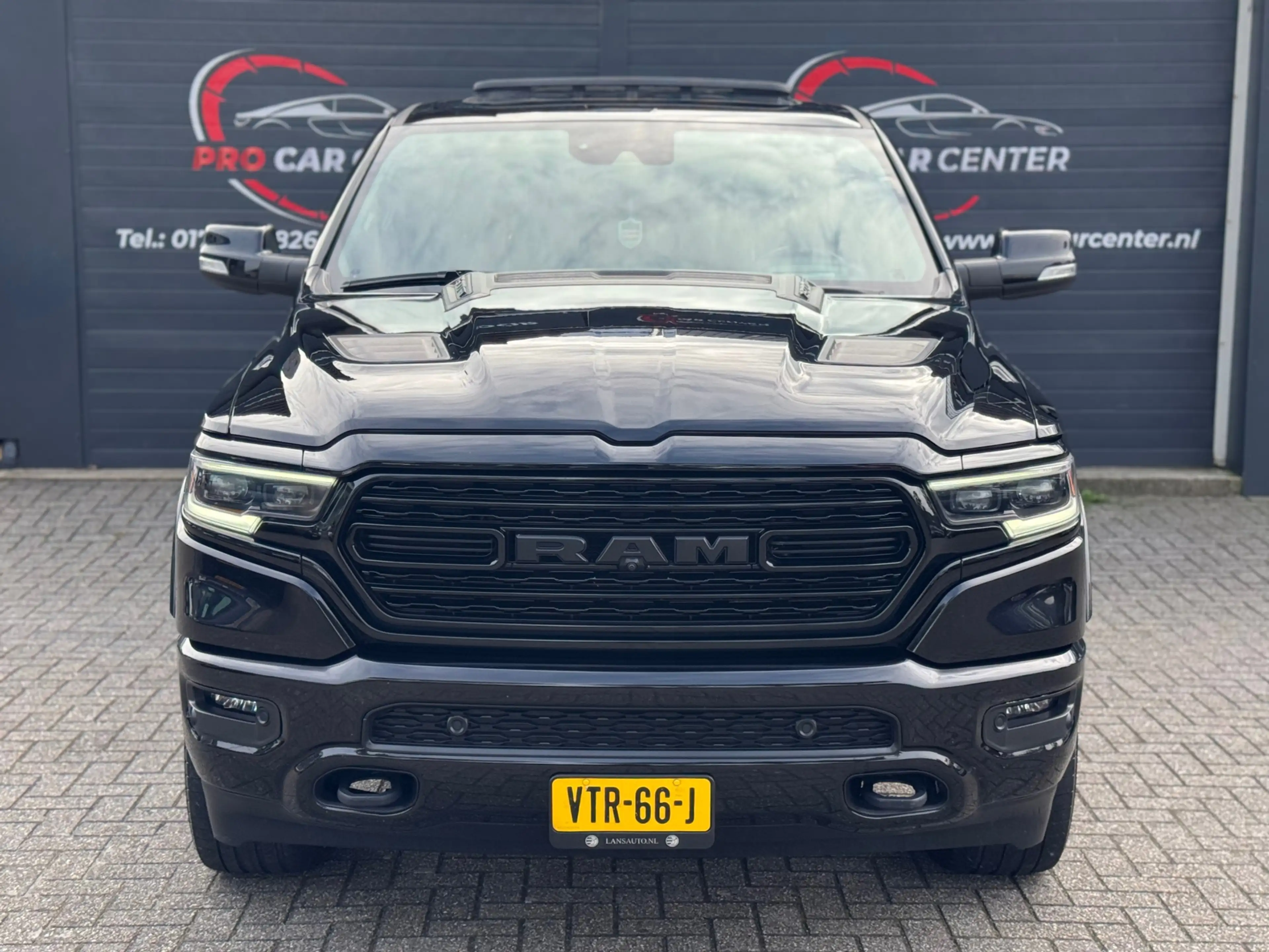 Dodge RAM 1500 5.7 V8 4x4 Crew Cab Limited Pano | H&K | HUD — photo 7