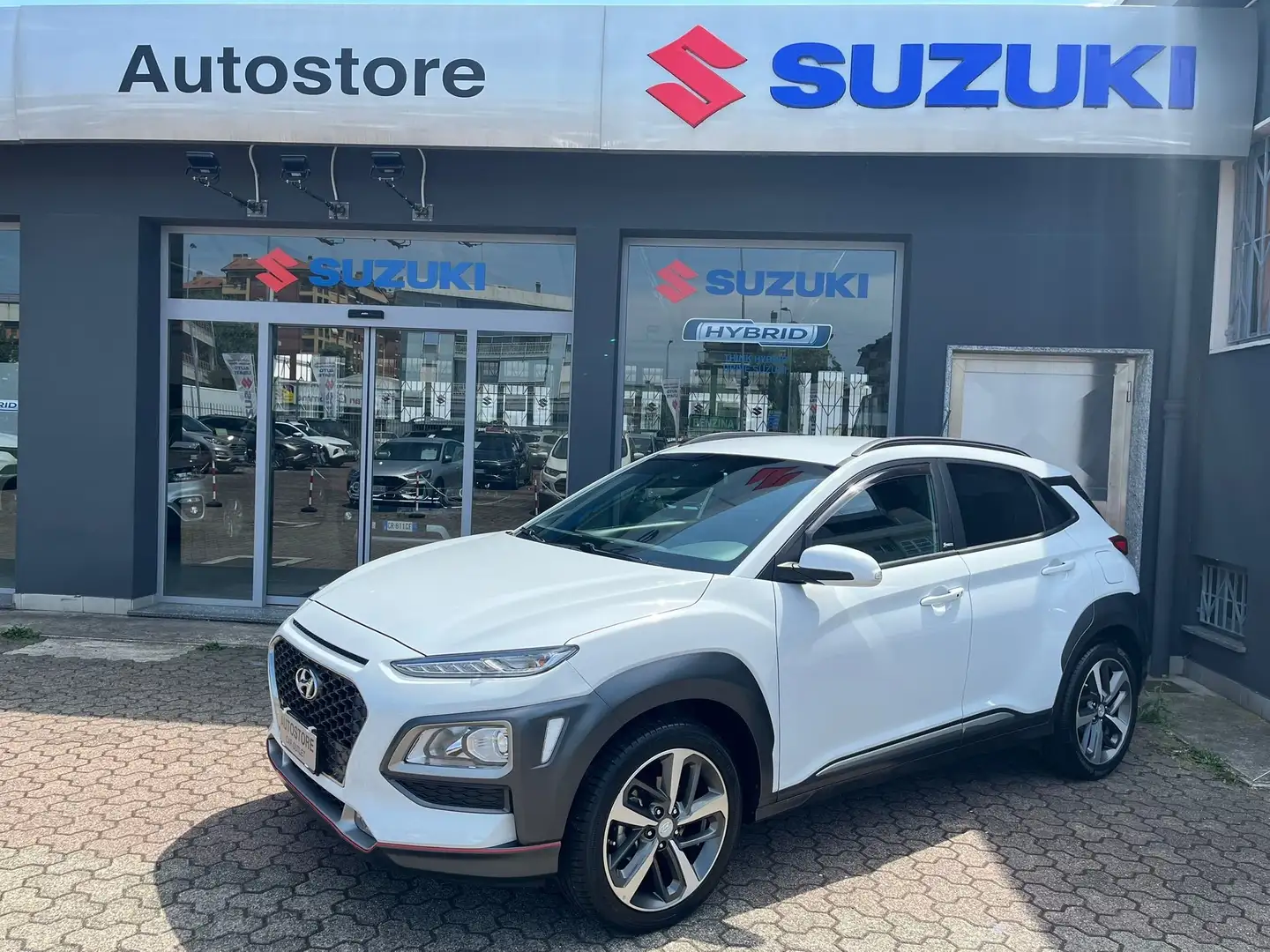 Hyundai KONA 1.0 BENZINA X-POSSIBLE 120cv!!!! Bianco - 1