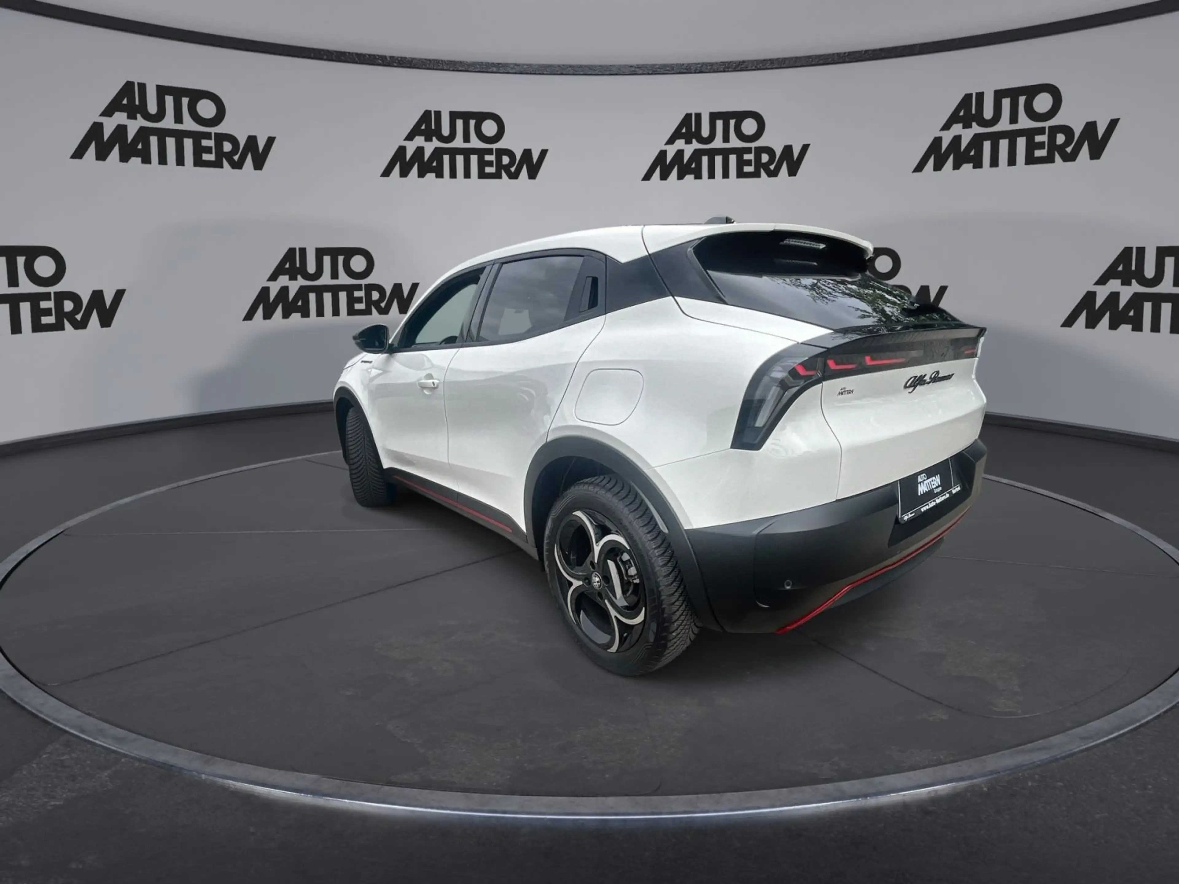 Alfa Romeo Junior 1.2 VGT Mild Hybrid Speciale*Navi*Allwett — photo 6