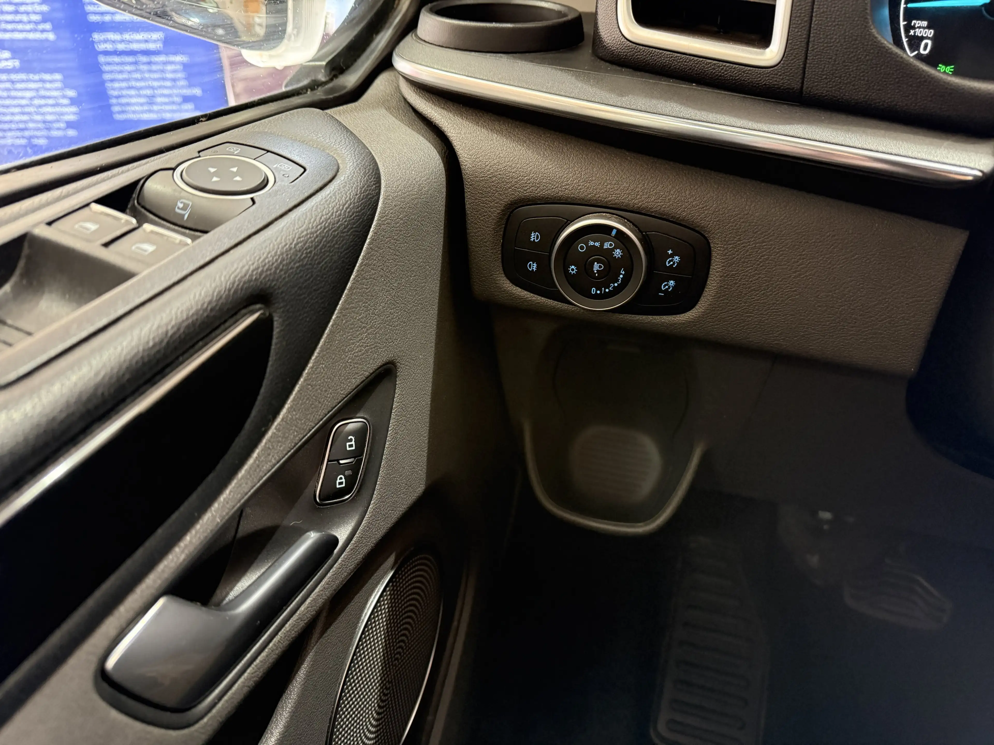 Ford Tourneo Custom Titanium X L2 AHK — photo 11