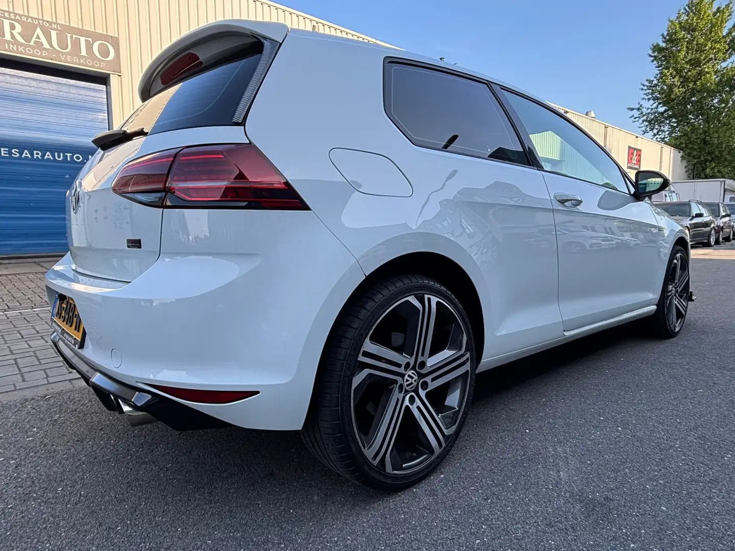 Volkswagen Golf VOLKSWAGEN GOLF 1.4 TSI R LINE AUTOMAAT Wit - 2