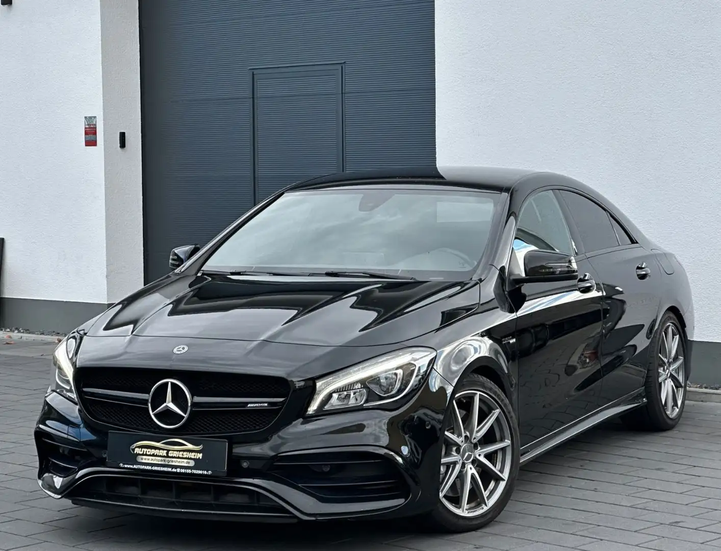 Mercedes-Benz CLA 45 AMG 4Matic*PERFORMANCE*CARBON*KAMERA* Schwarz - 1
