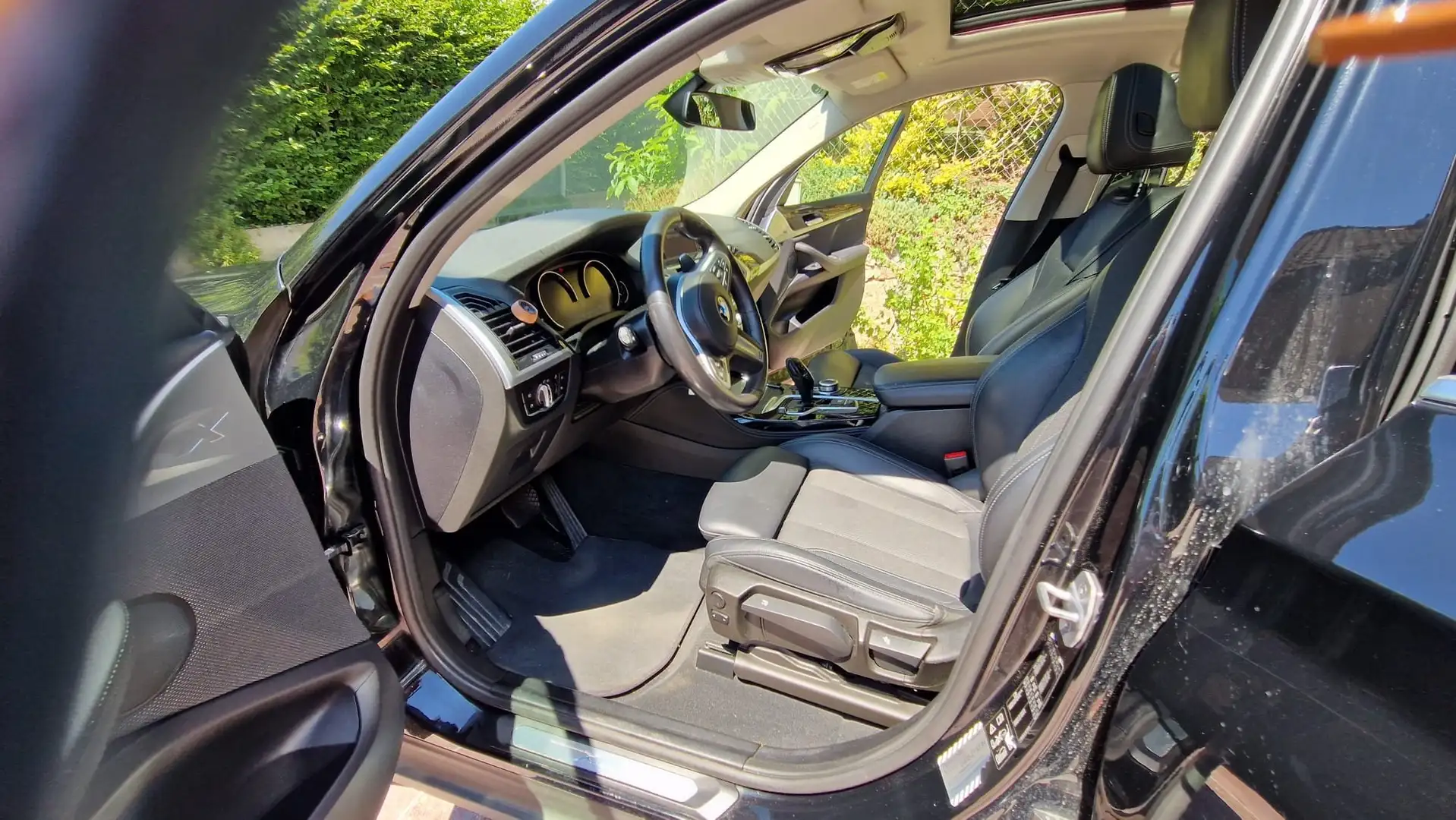 BMW X4 X4 xDrive 20d Aut. Schwarz - 2