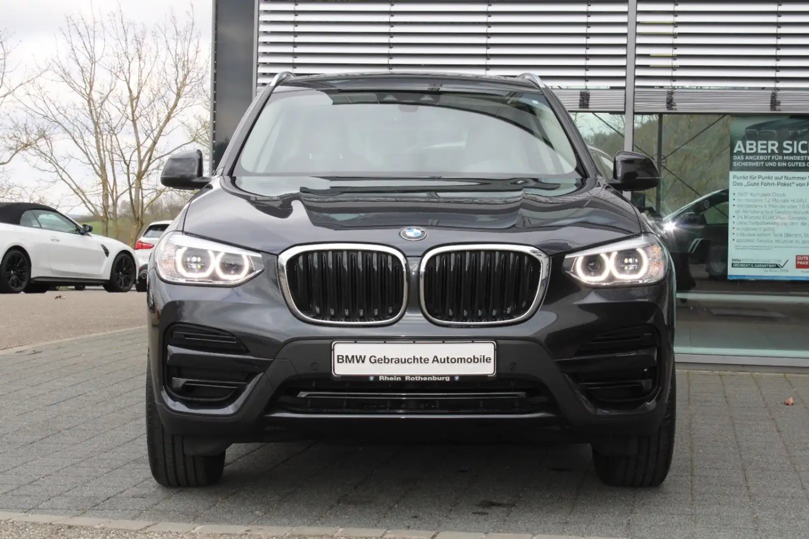 BMW X3 xDrive20i Navi LED AHK SH Pano wenig km Grau - 2