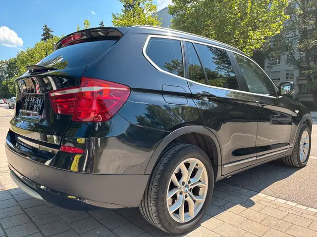BMW X3 view 5