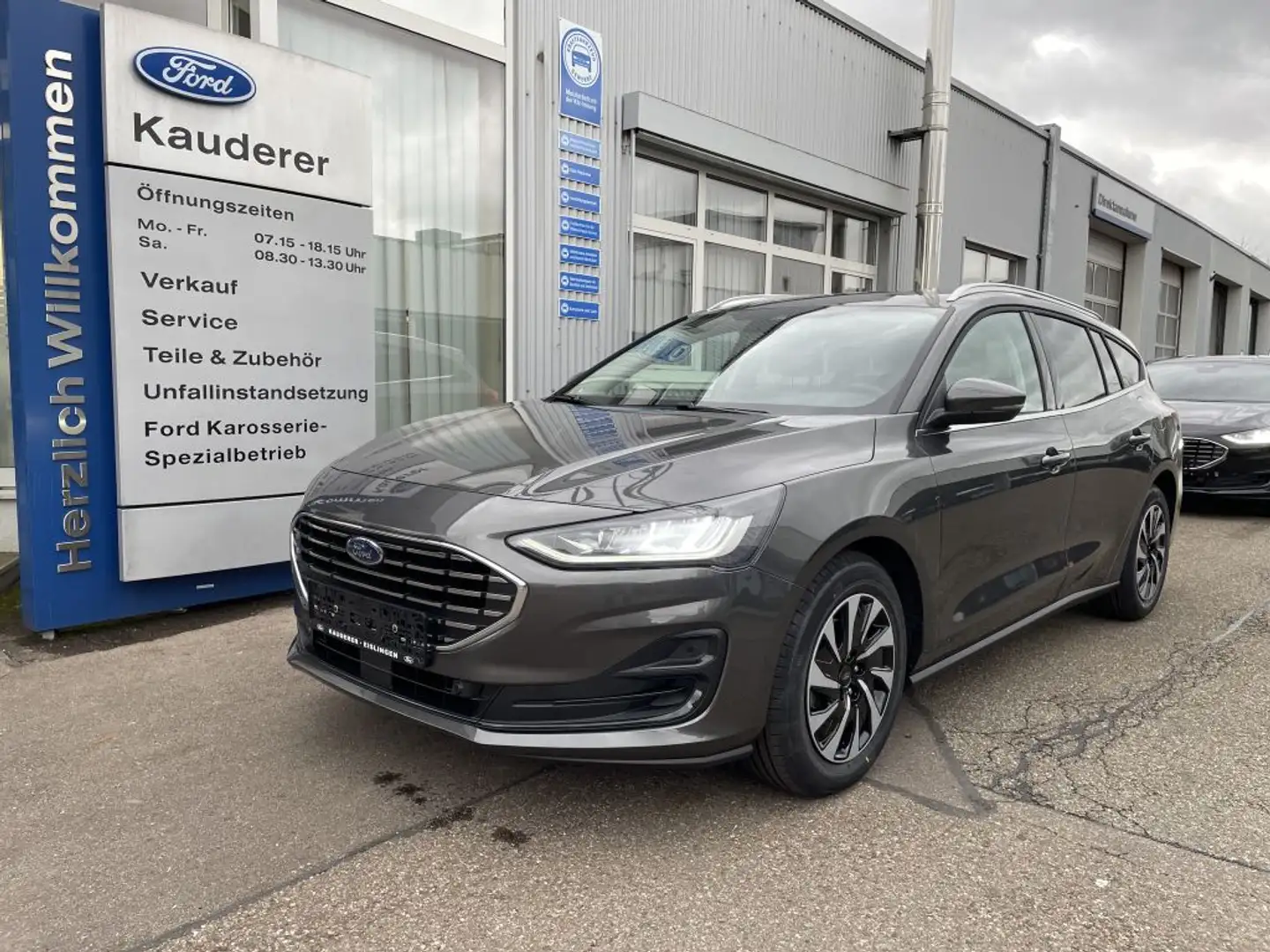 Ford Focus Turnier 1.0 EcoBoost Hybrid TITANIUM EDITION (DEH) Grau - 1