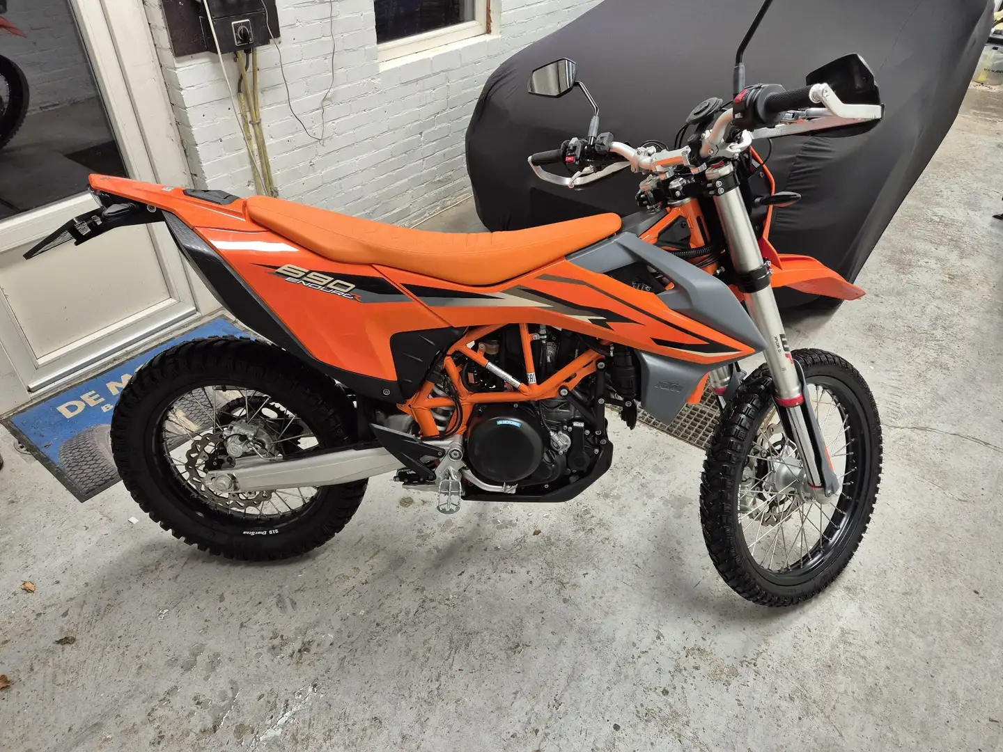 KTM 690 Enduro R Orange - 2