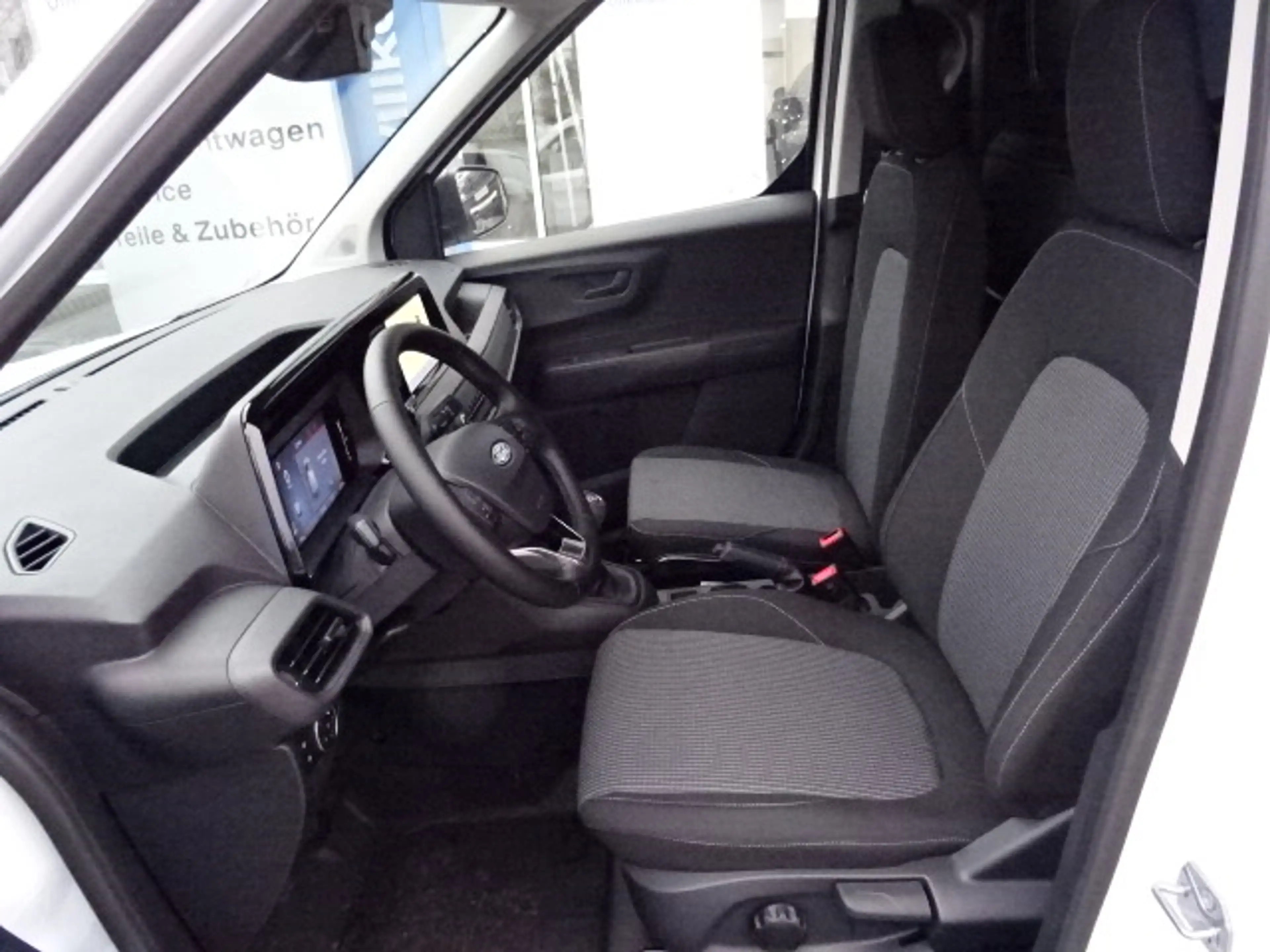 Ford Transit Courier 1.0 Ecoboost Trend — photo 7