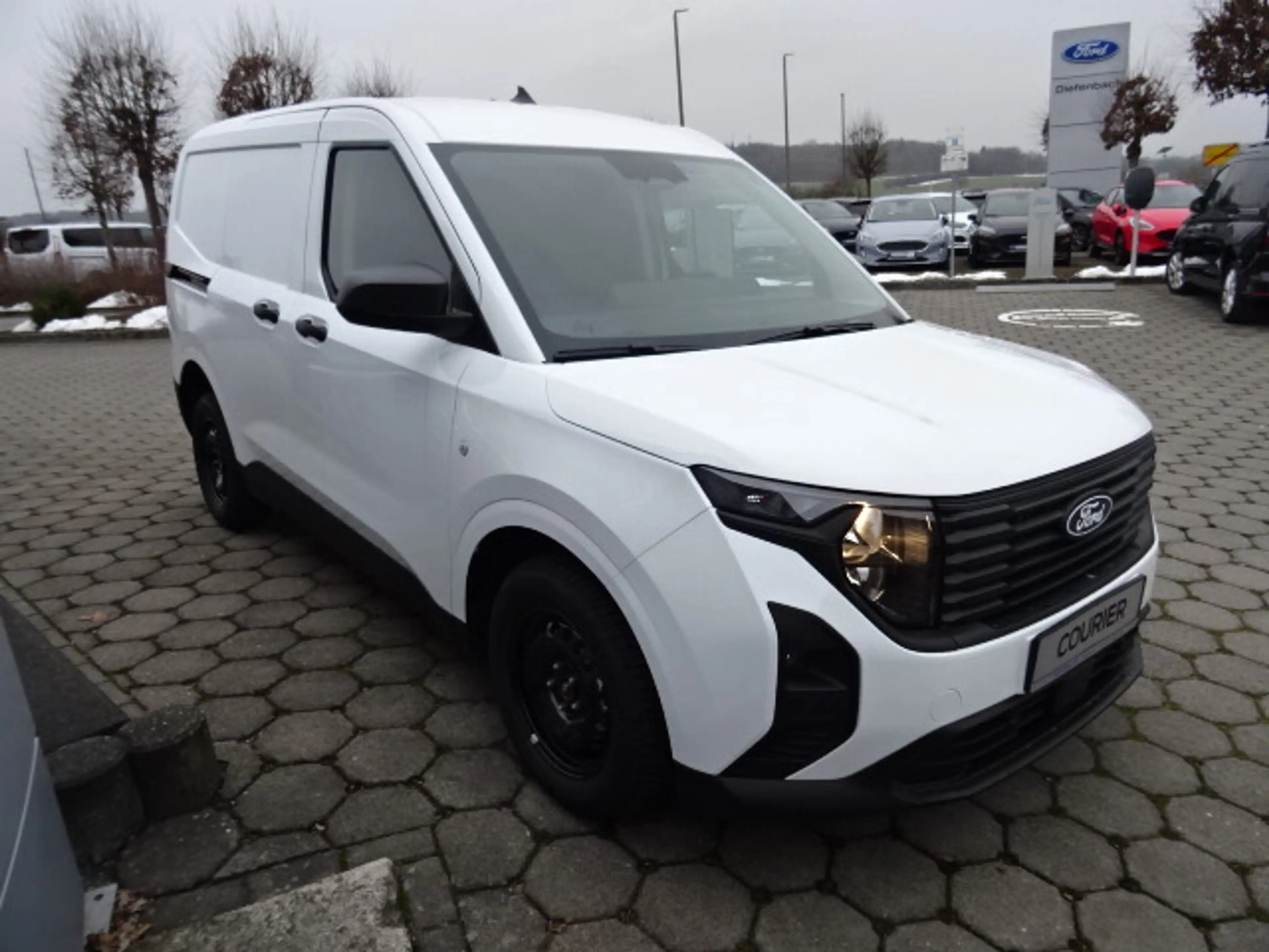 Ford Transit Courier 1.0 Ecoboost Trend — photo 6