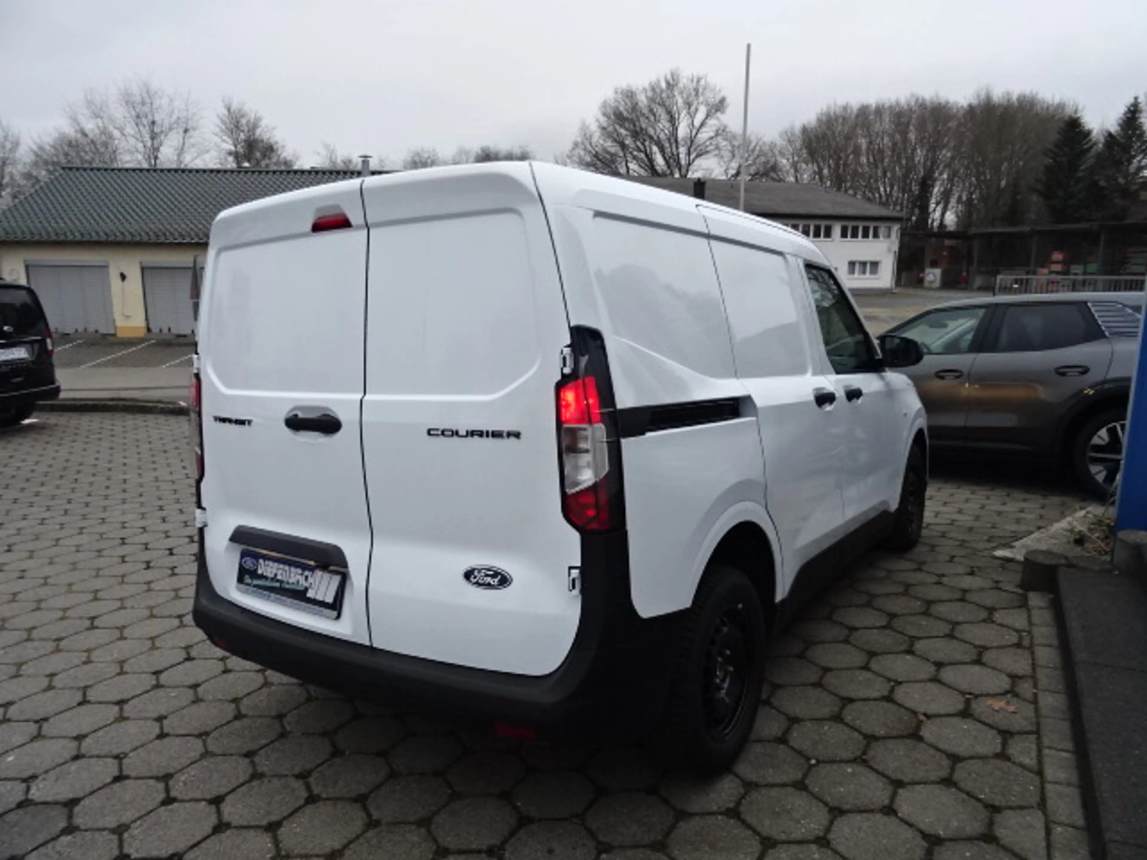 Ford Transit Courier 1.0 Ecoboost Trend — photo 5