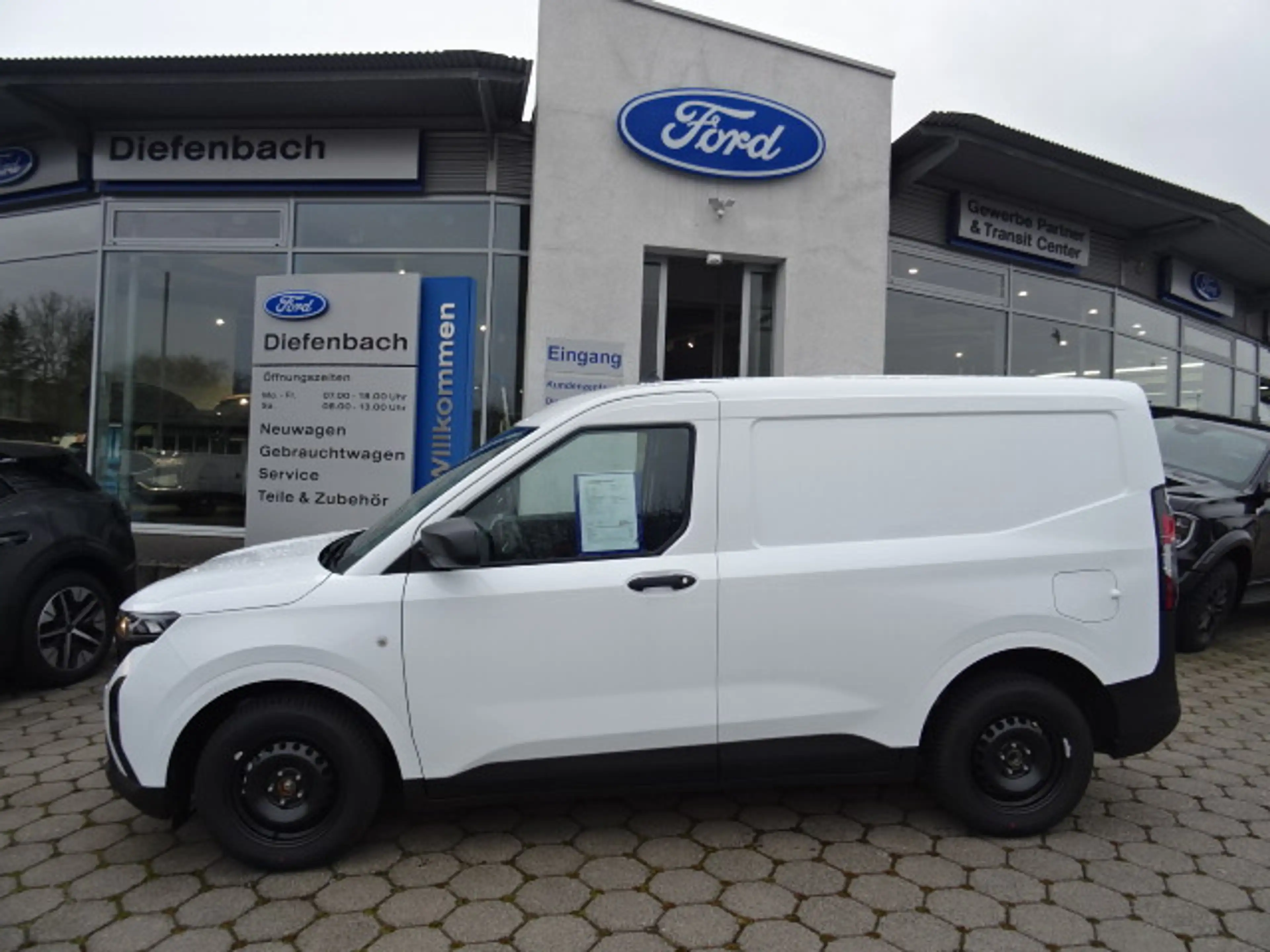 Ford Transit Courier 1.0 Ecoboost Trend — photo 3
