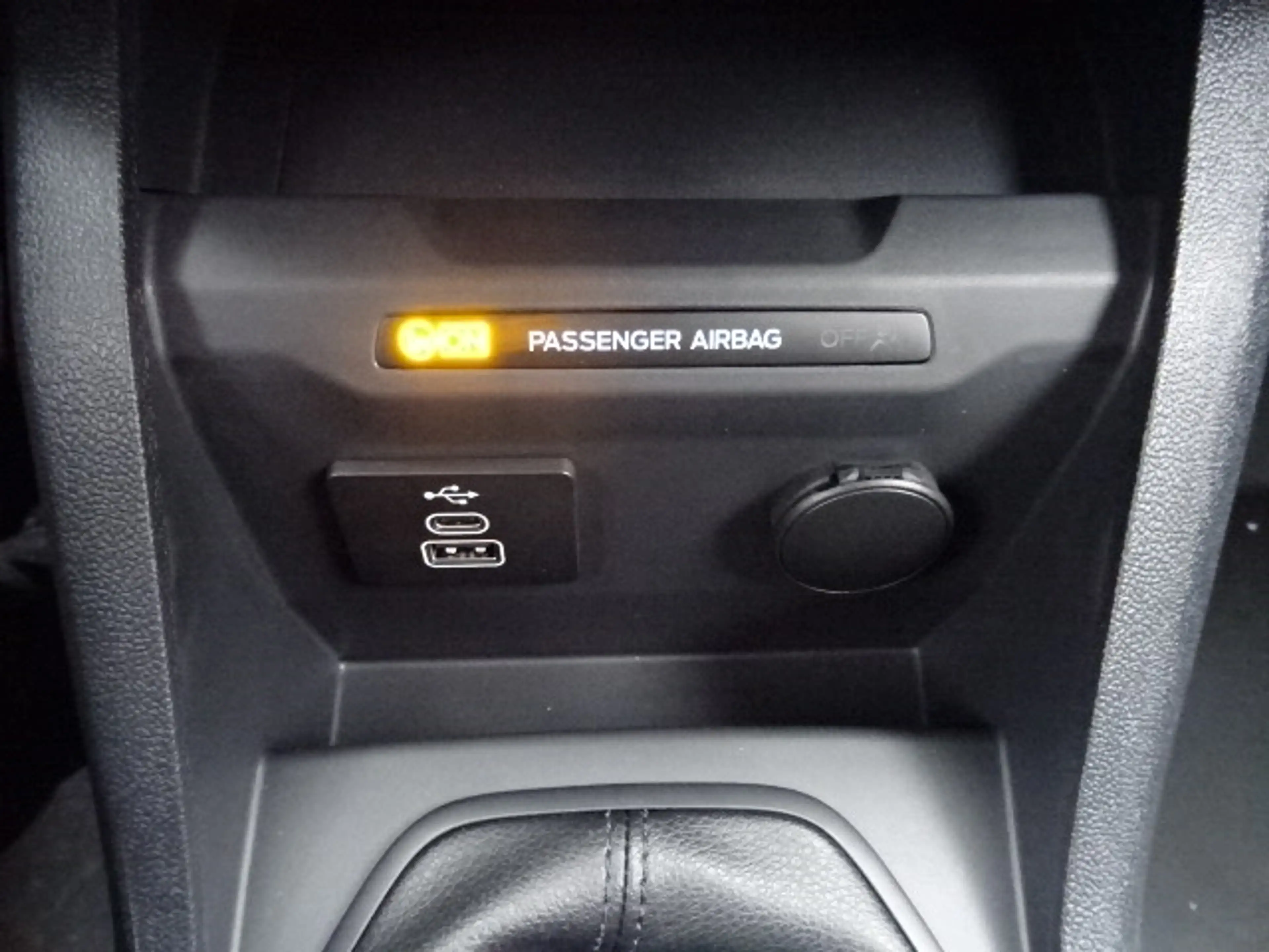 Ford Transit Courier 1.0 Ecoboost Trend — photo 12